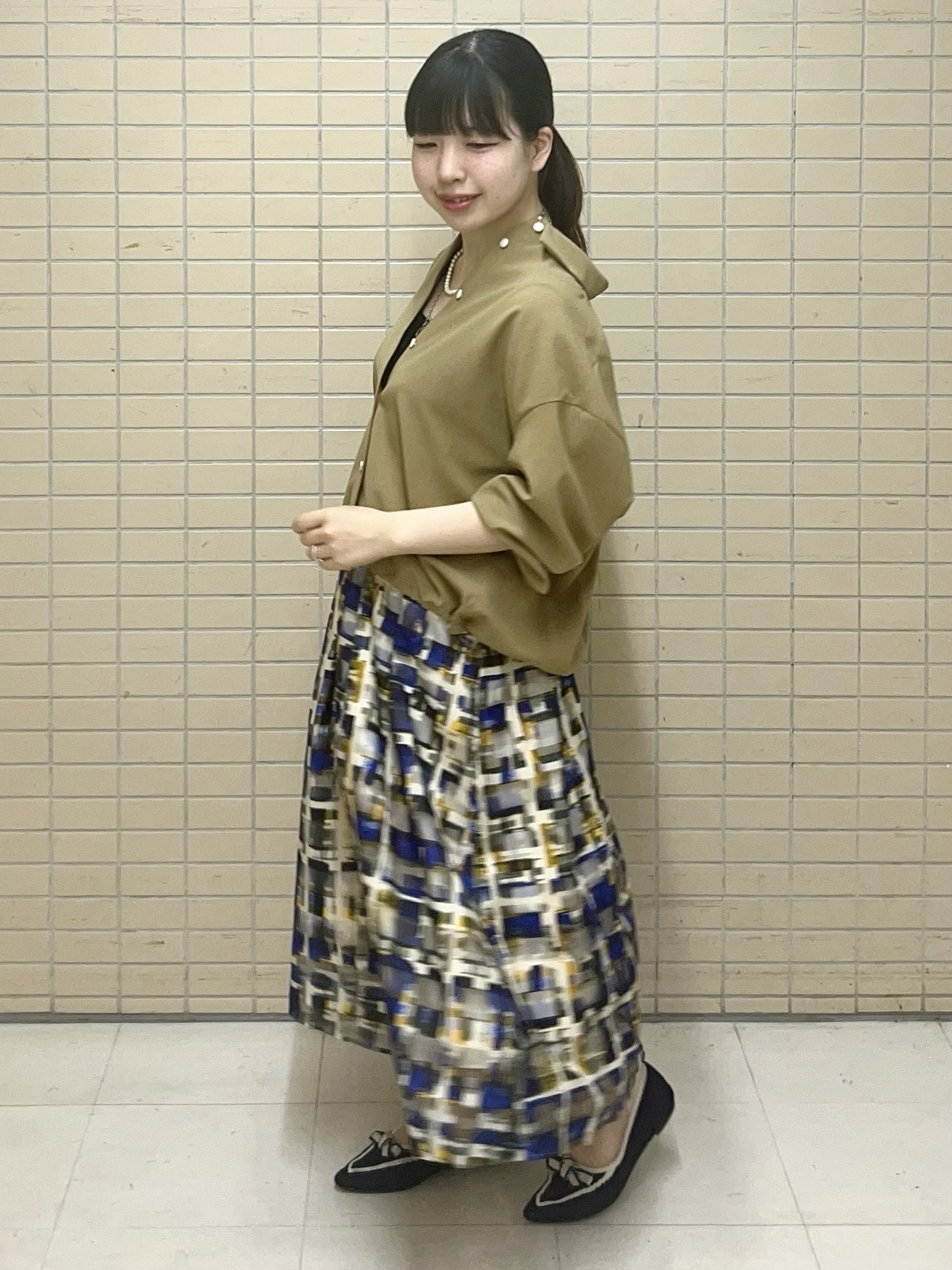 Mitsukiさんの「UNTITLED｜【秋羽織り/セットアップ可/UVカット】エアリークールドロストシャツ」を使ったコーディネート