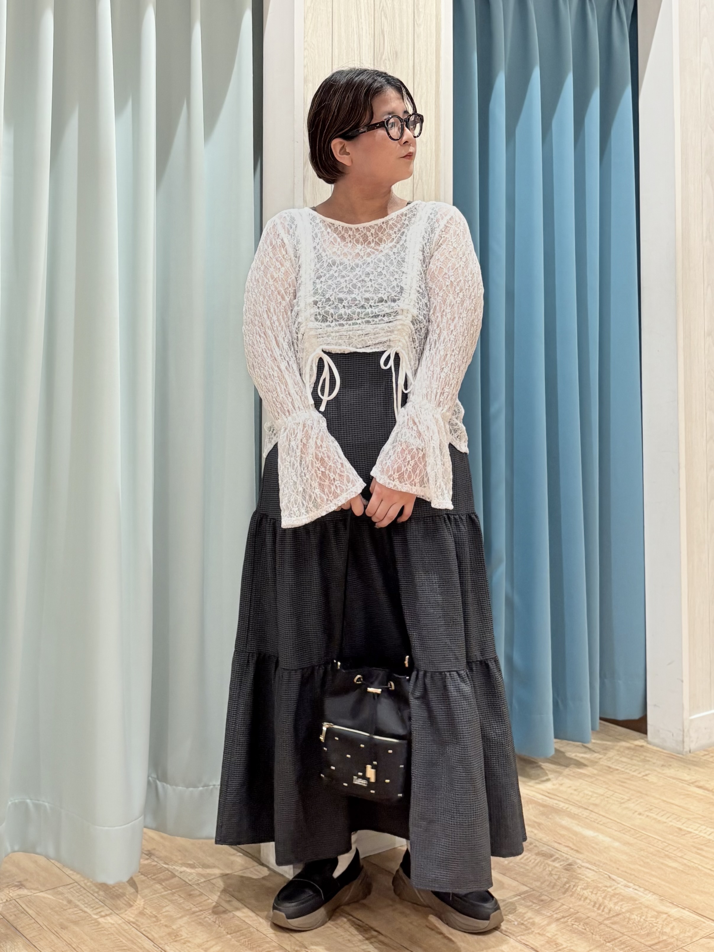 砂糖さんの「SHOO･LA･RUE｜レースで華やかに映える 旬な透け感の レースシャーリングトップス」を使ったコーディネート