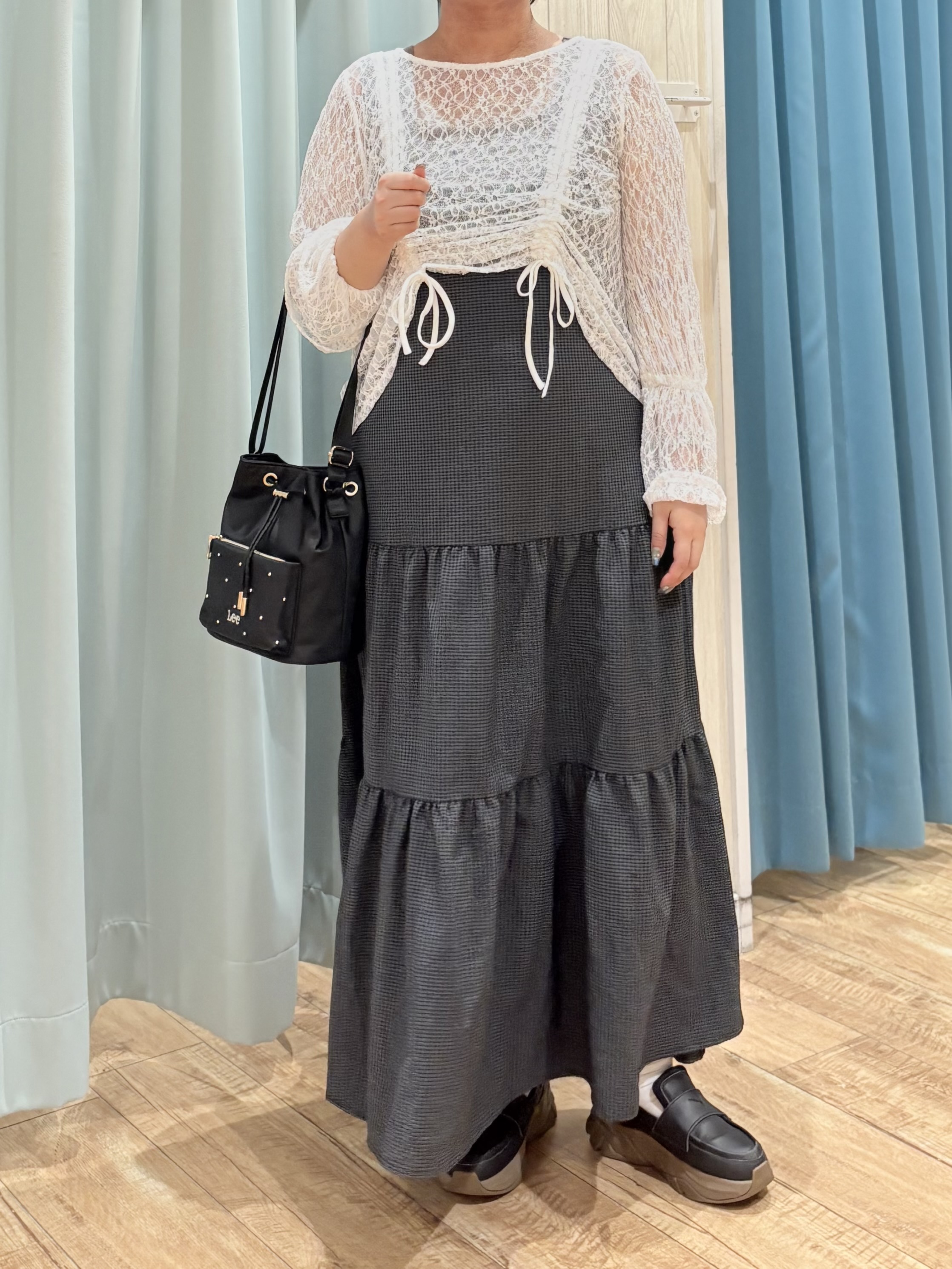砂糖さんの「SHOO･LA･RUE｜レースで華やかに映える 旬な透け感の レースシャーリングトップス」を使ったコーディネート