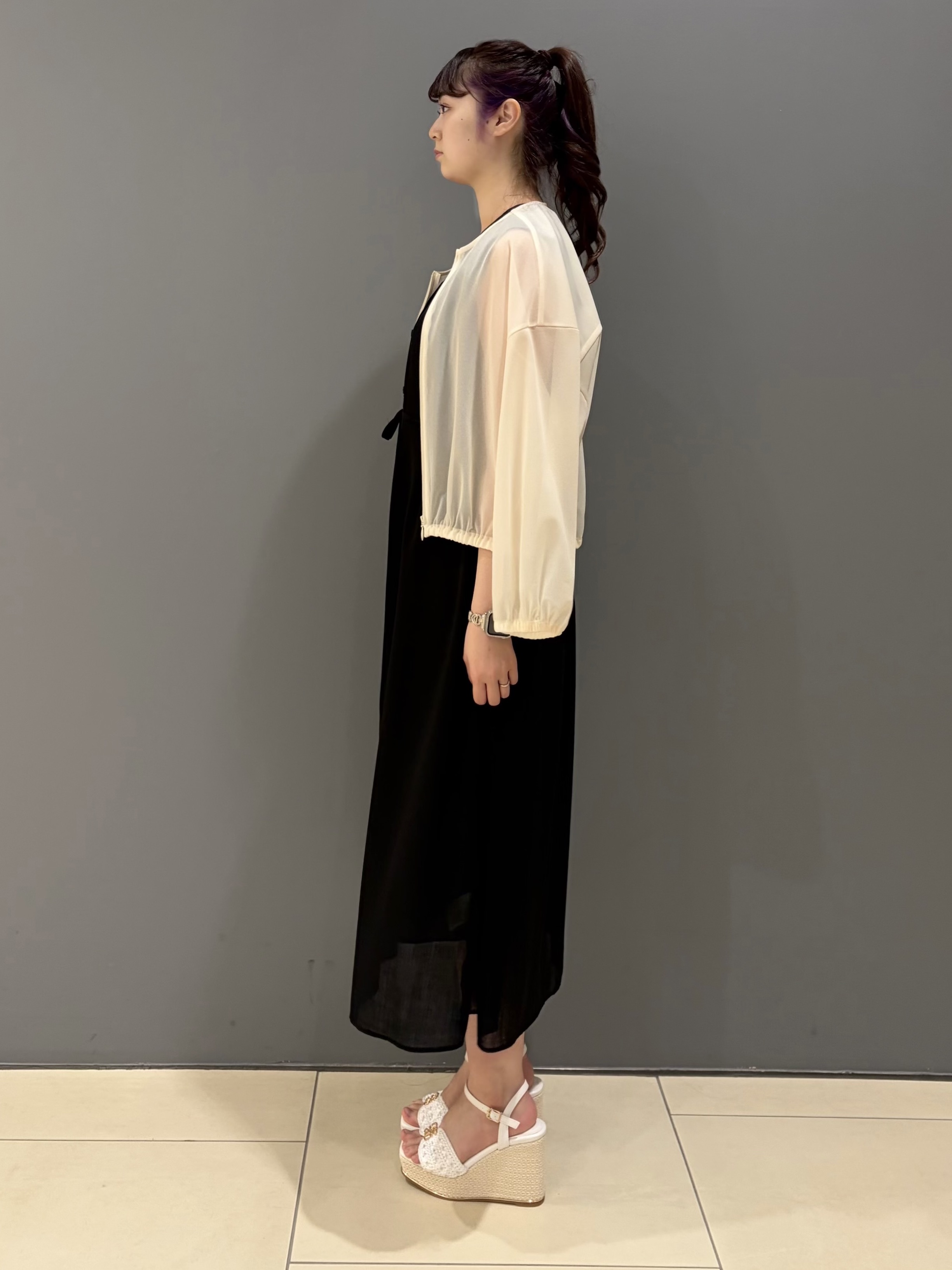 miさんの「UNTITLED｜【秋羽織り/ジップ】トリコットシアーブラウス」を使ったコーディネート