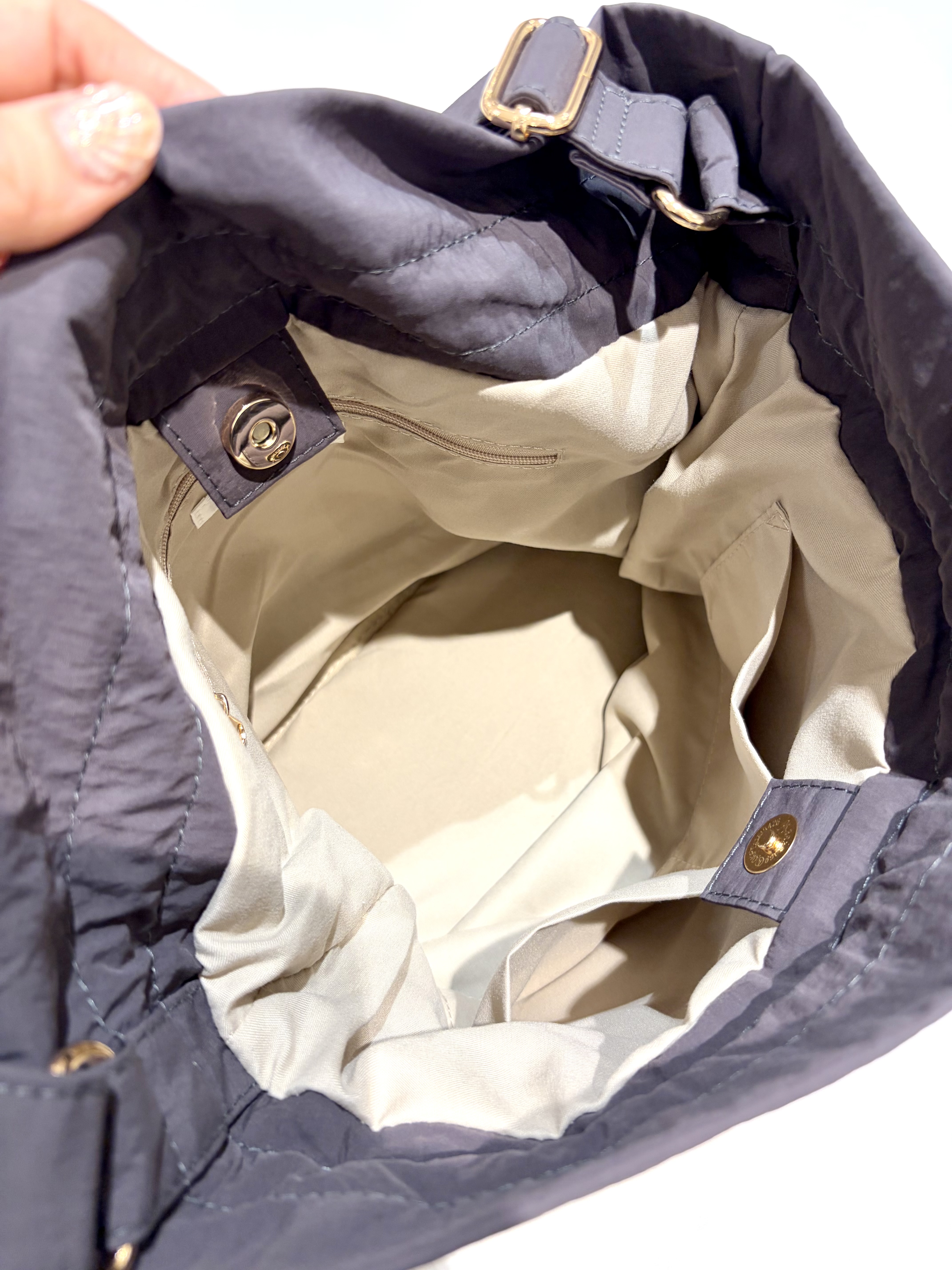 kikiさんの「grove｜人気BAGにドット柄・レースが新登場！ティアードドロストショルダー」を使ったコーディネート