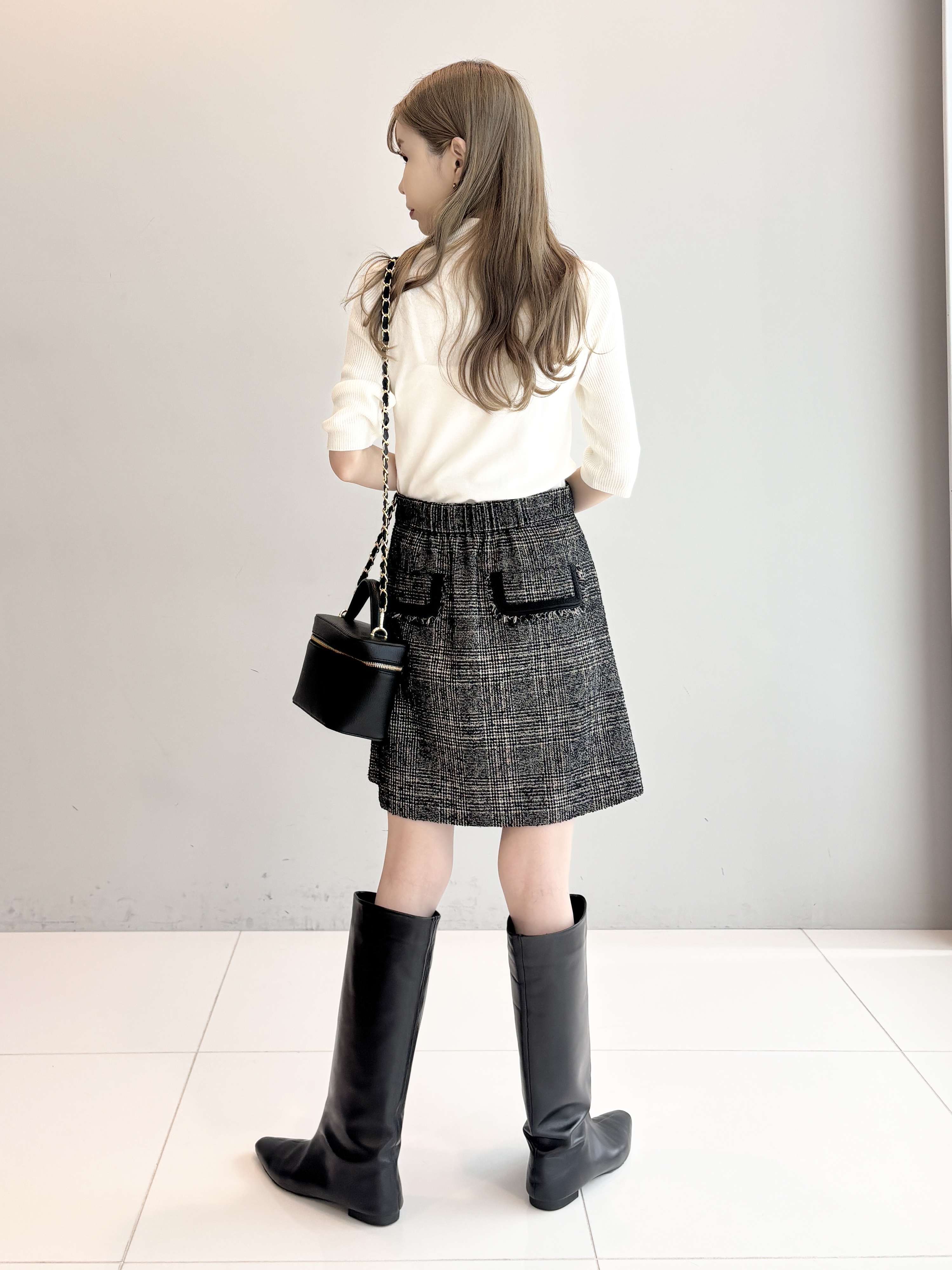 清水夏姫さんの「DRESSTERIOR｜【セットアップ可】ループグレンミニスカート」を使ったコーディネート