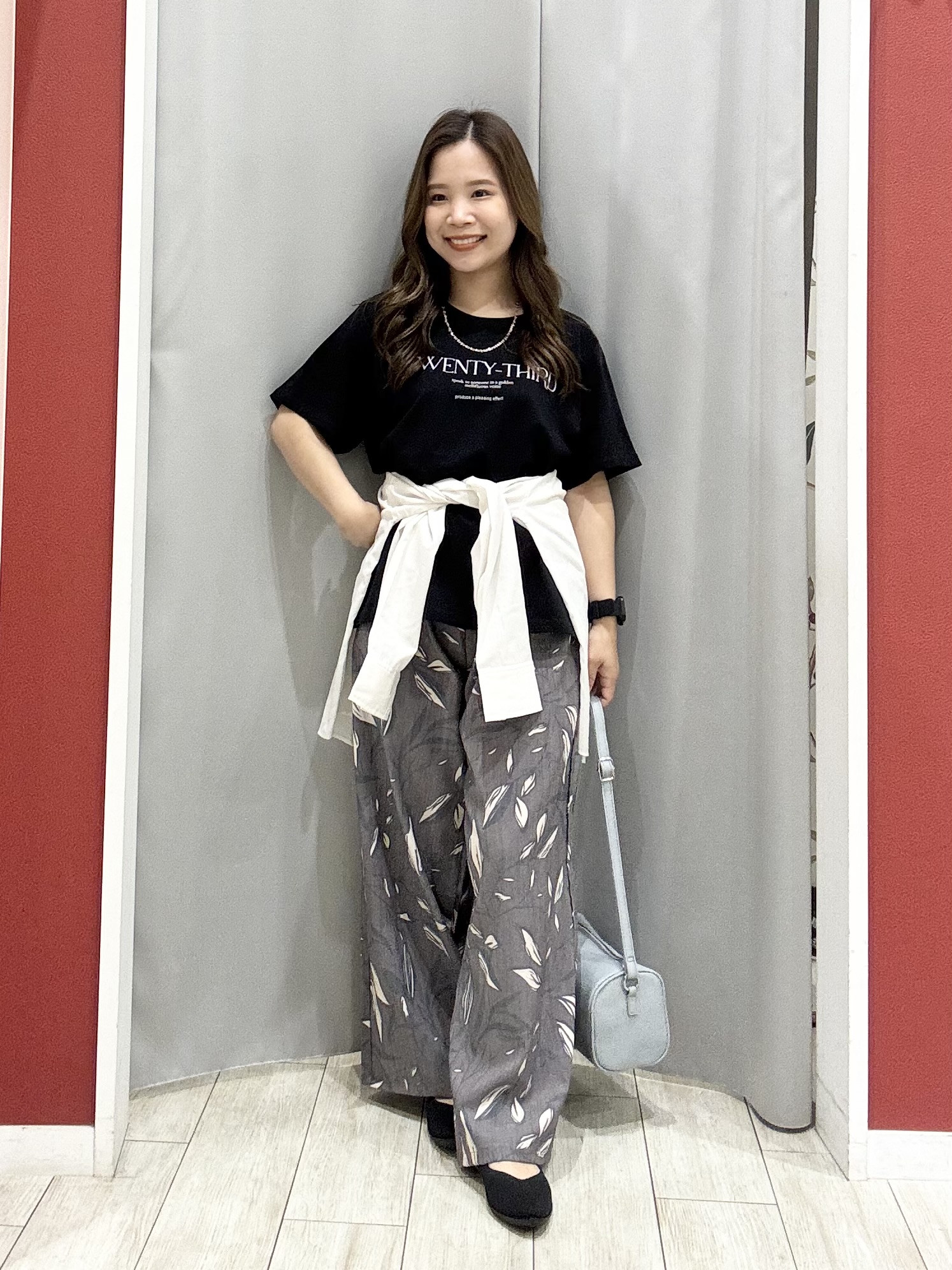 shioさんの「SHOO･LA･RUE｜【通気性〇/S-LL/洗濯機可】羽織にも使いやすい きちんとベーシックシャツ」を使ったコーディネート