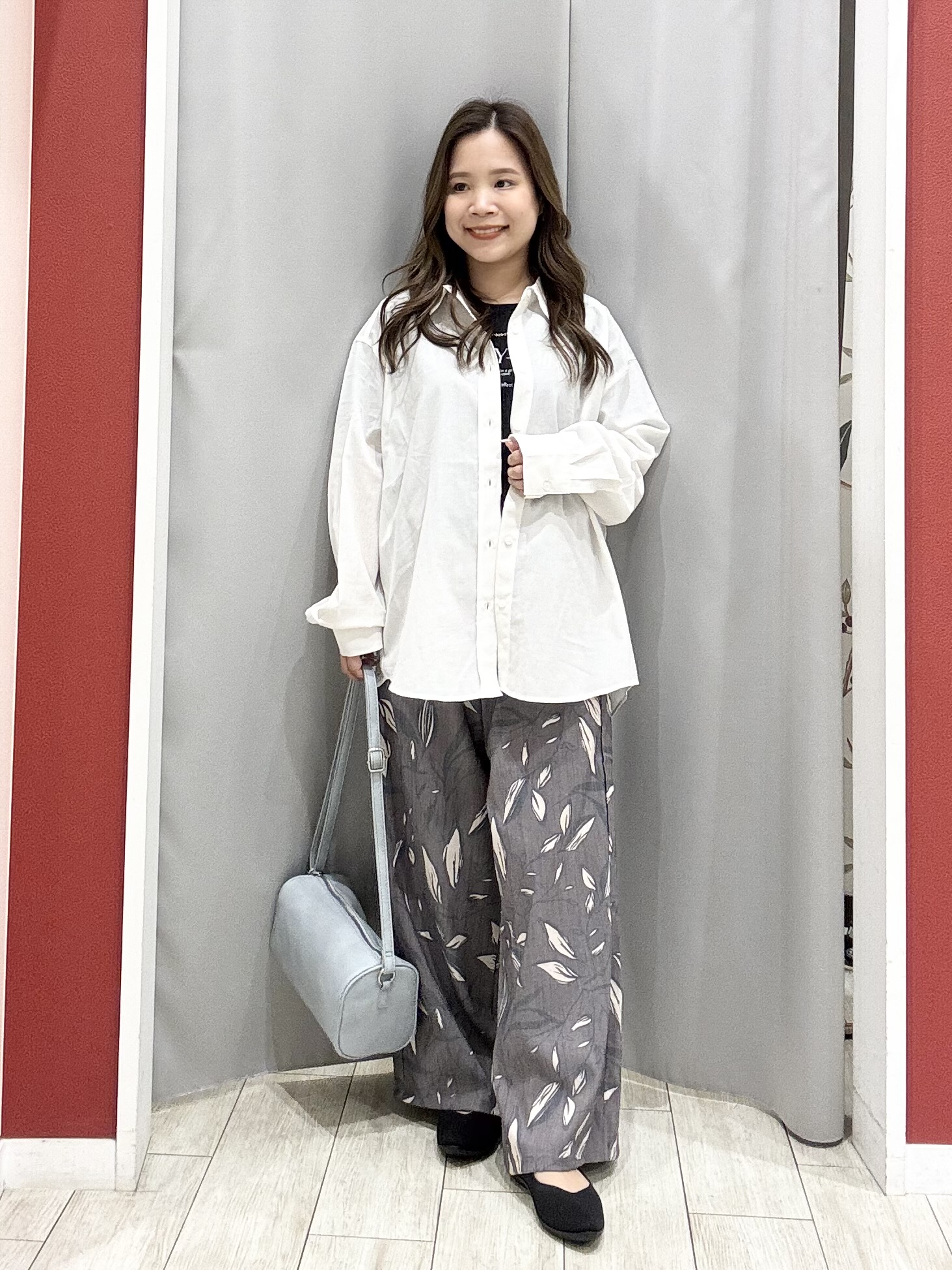 shioさんの「SHOO･LA･RUE｜【通気性〇/S-LL/洗濯機可】羽織にも使いやすい きちんとベーシックシャツ」を使ったコーディネート