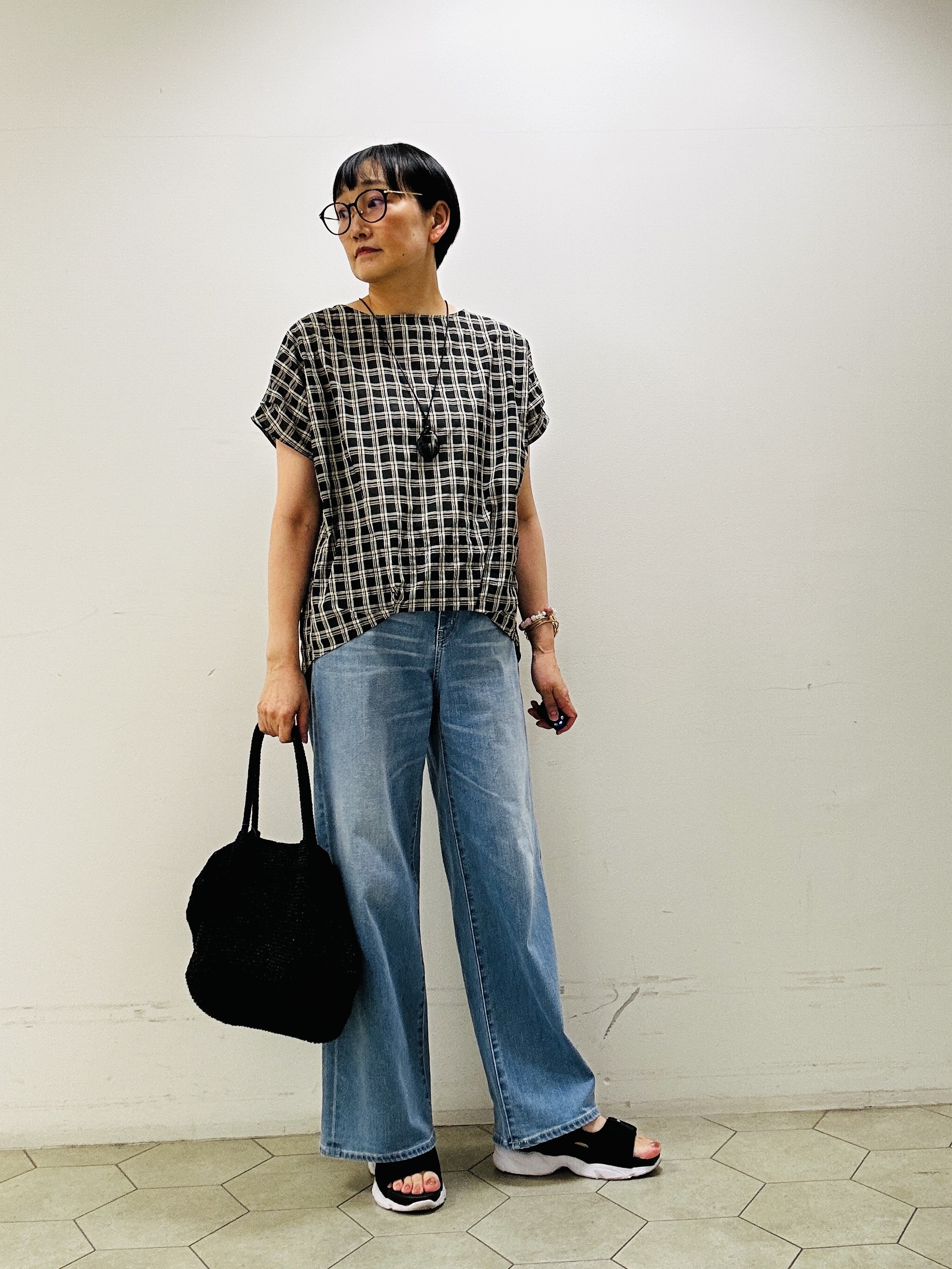 naoさんの「UNTITLED｜【秋めきシャツ/体型カバー】シアーチェックブラウス」を使ったコーディネート