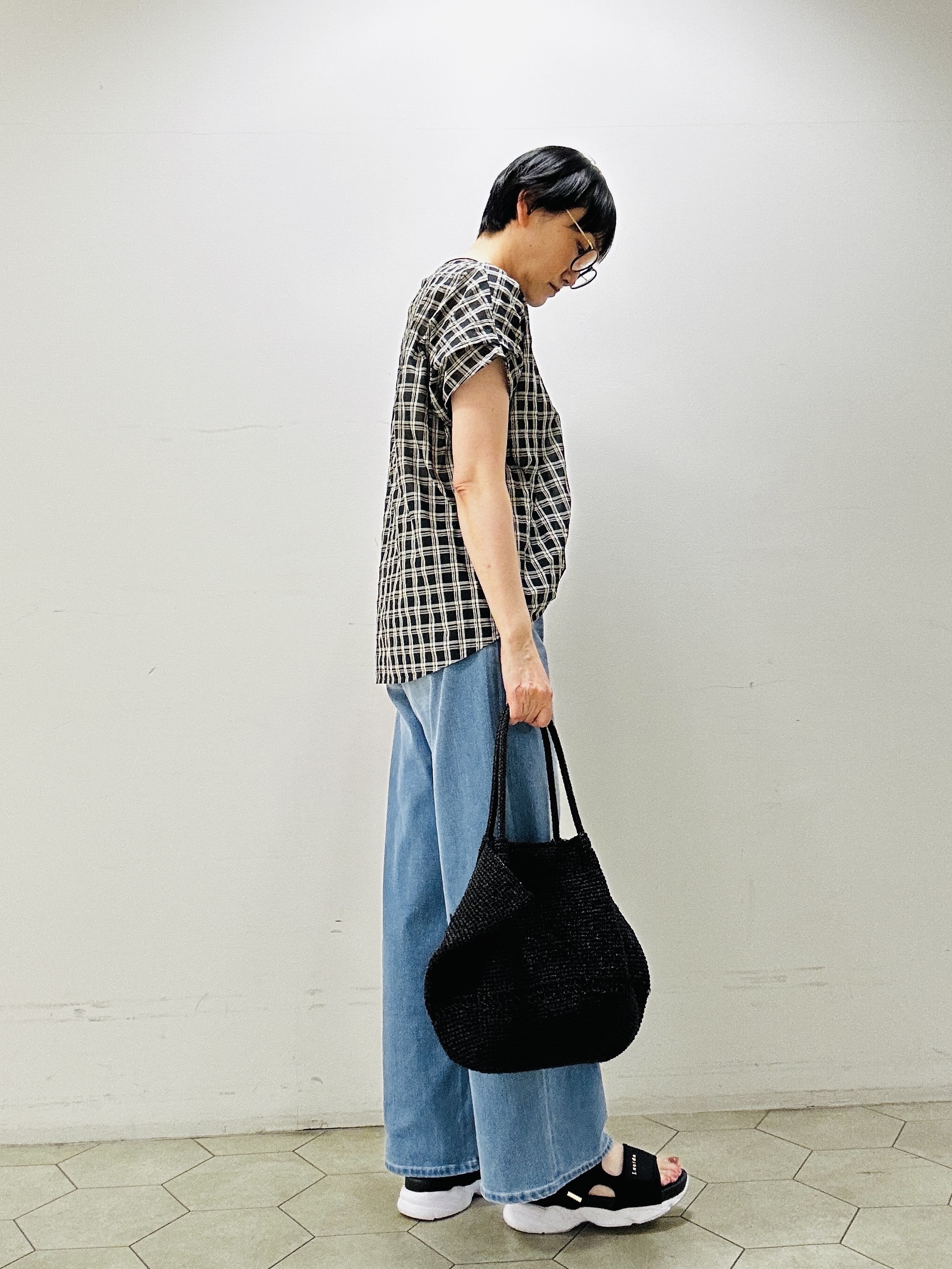 naoさんの「UNTITLED｜【秋めきシャツ/体型カバー】シアーチェックブラウス」を使ったコーディネート