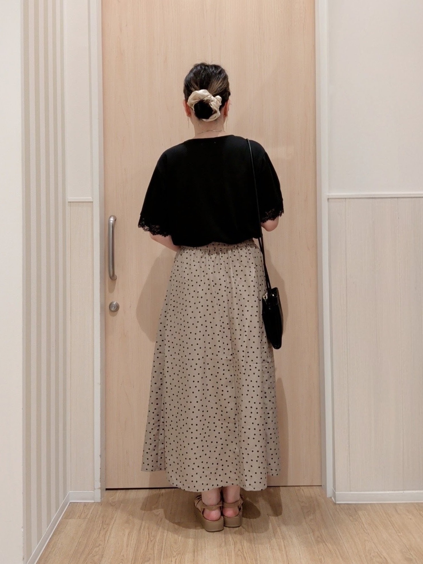 あさんの「SHOO･LA･RUE｜【UV/S-LL/洗濯機可】柄アソート お袖レースが旬顔 上品に決まる大人Tシャツ」を使ったコーディネート