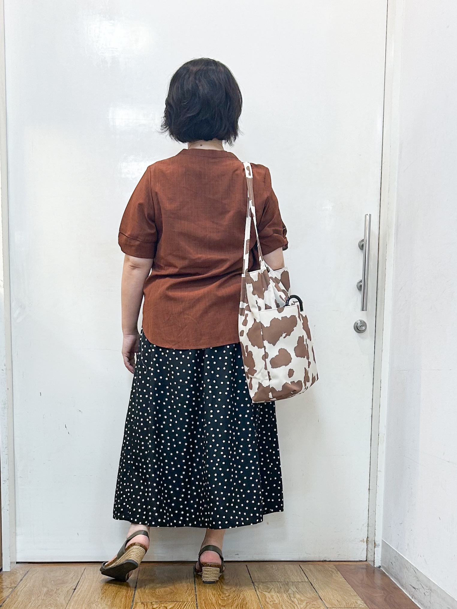 haruさんの「SHOO･LA･RUE｜【洗濯後しわになりにくい/インせずきまる】シンプルだけど女性らしい 麻調スキッパーブラウス」を使ったコーディネート
