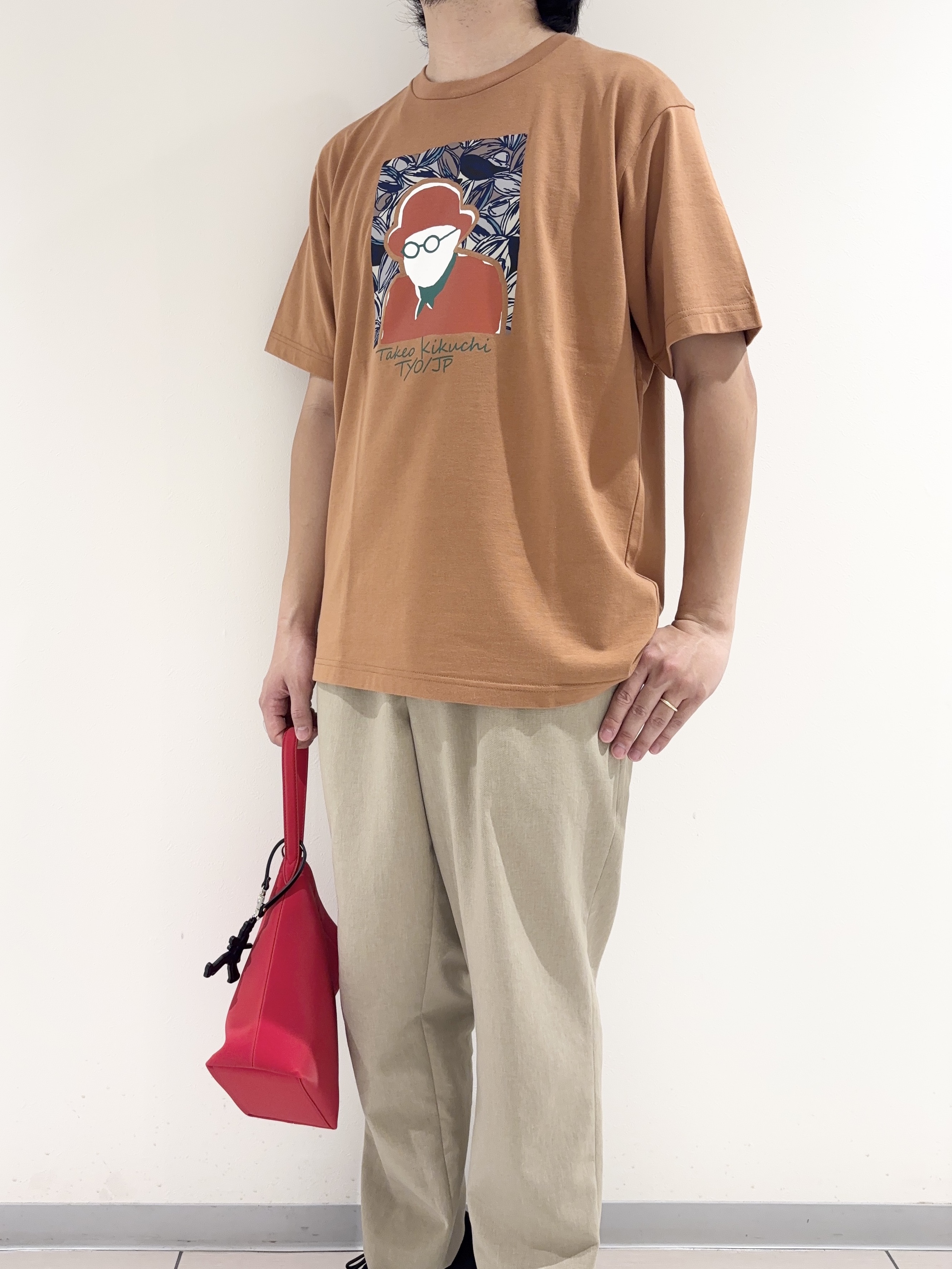 及川さんの「TAKEO KIKUCHI｜ポートレートアートＴシャツ」を使ったコーディネート