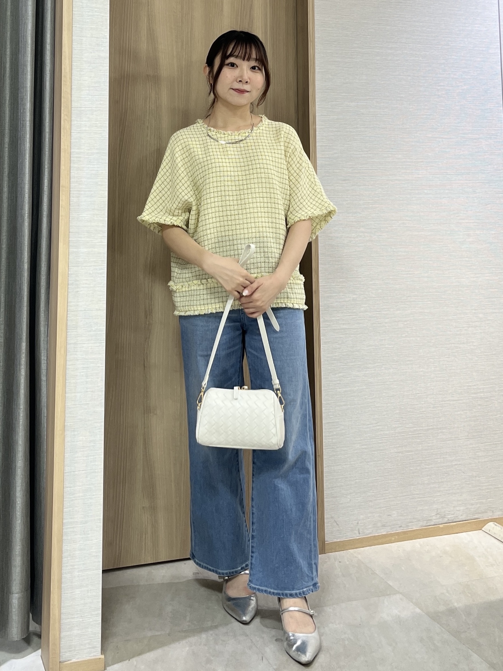 KAHOさんの「UNTITLED｜◆ファンシーツイードブラウス」を使ったコーディネート