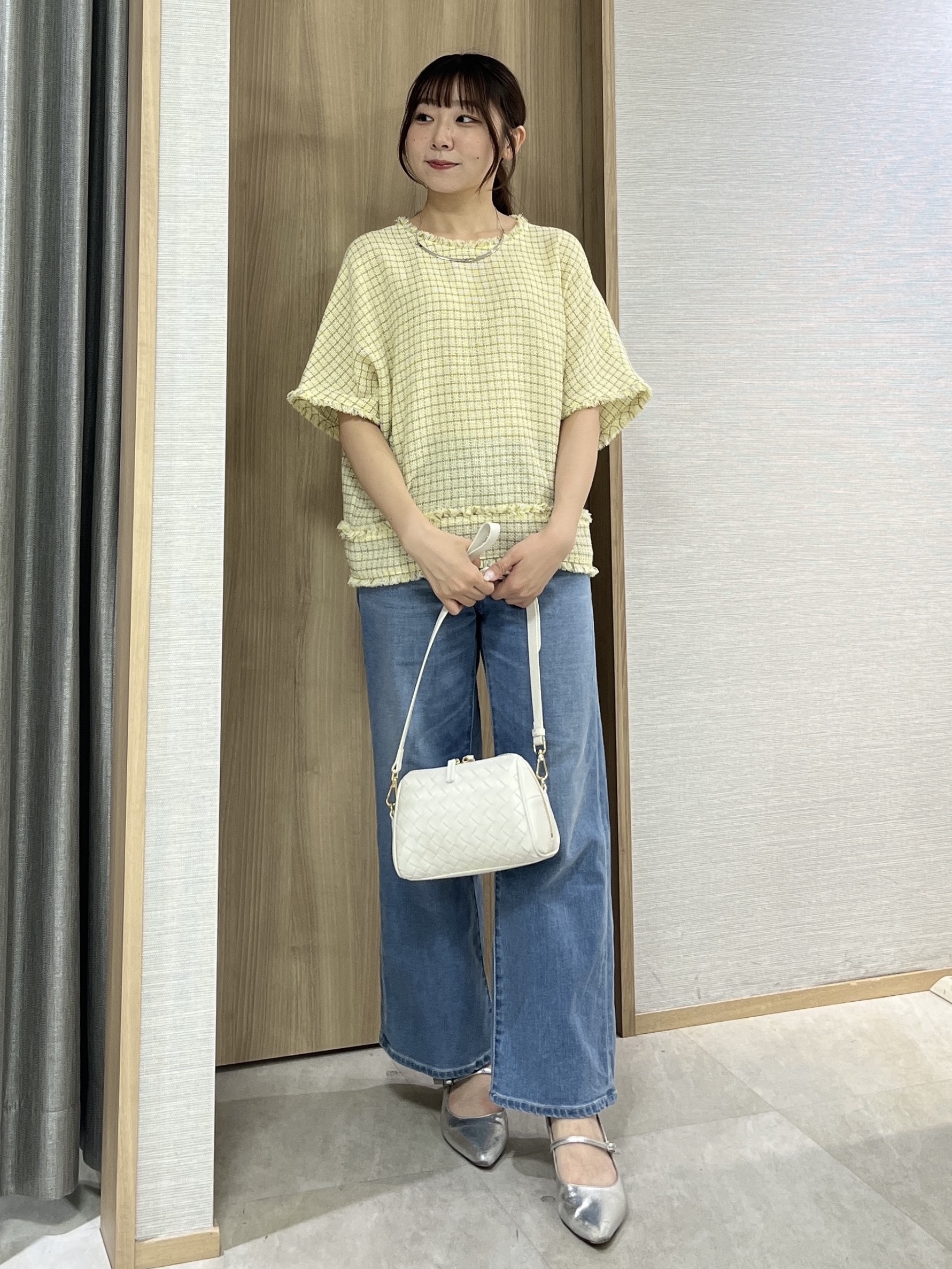 KAHOさんの「UNTITLED｜◆ファンシーツイードブラウス」を使ったコーディネート