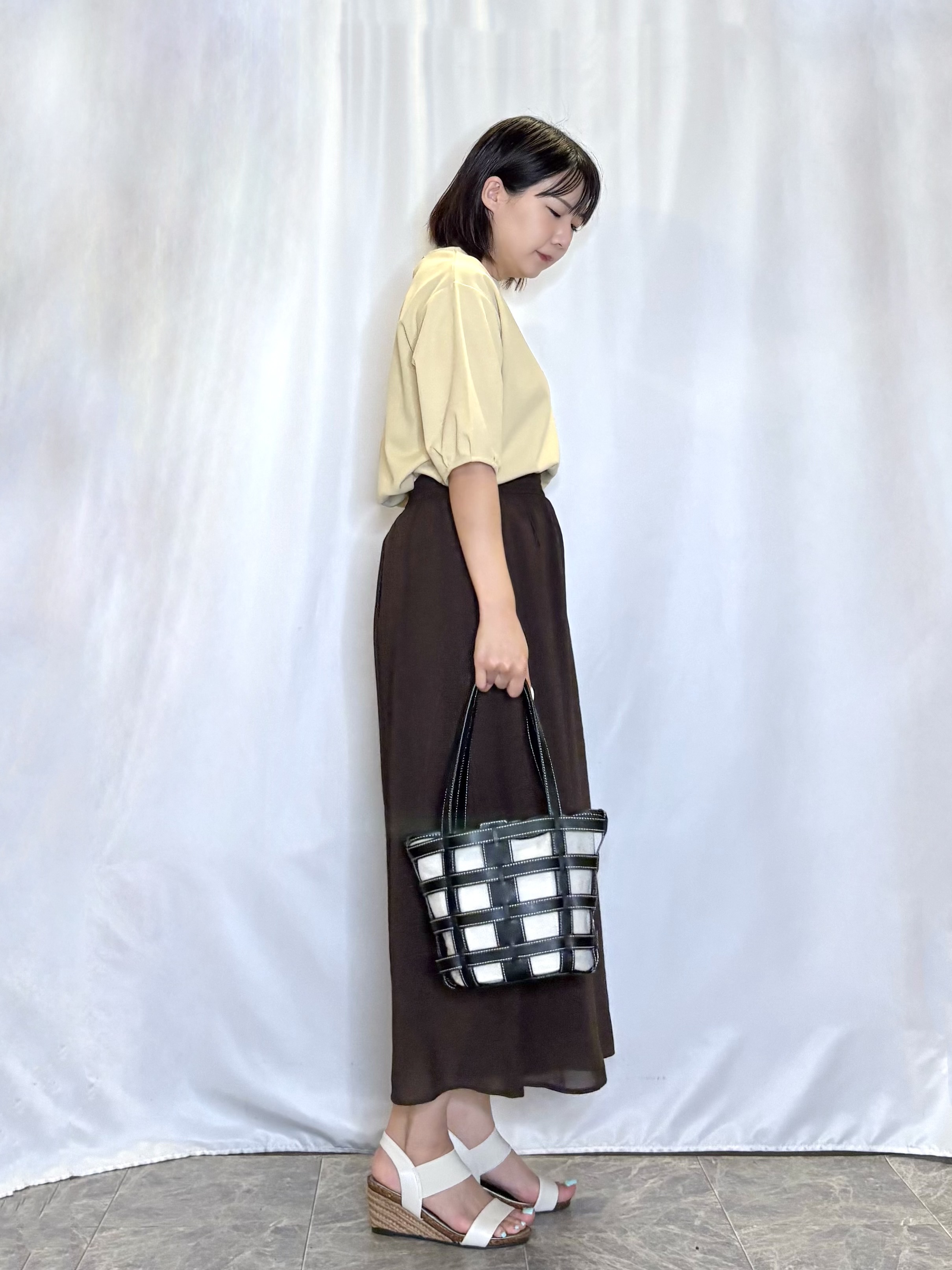 ネリさんの「SHOO･LA･RUE｜【2点セット/洗濯機可/S-LL】インせず着られる ネックレス付き 5分袖Ｔシャツ」を使ったコーディネート