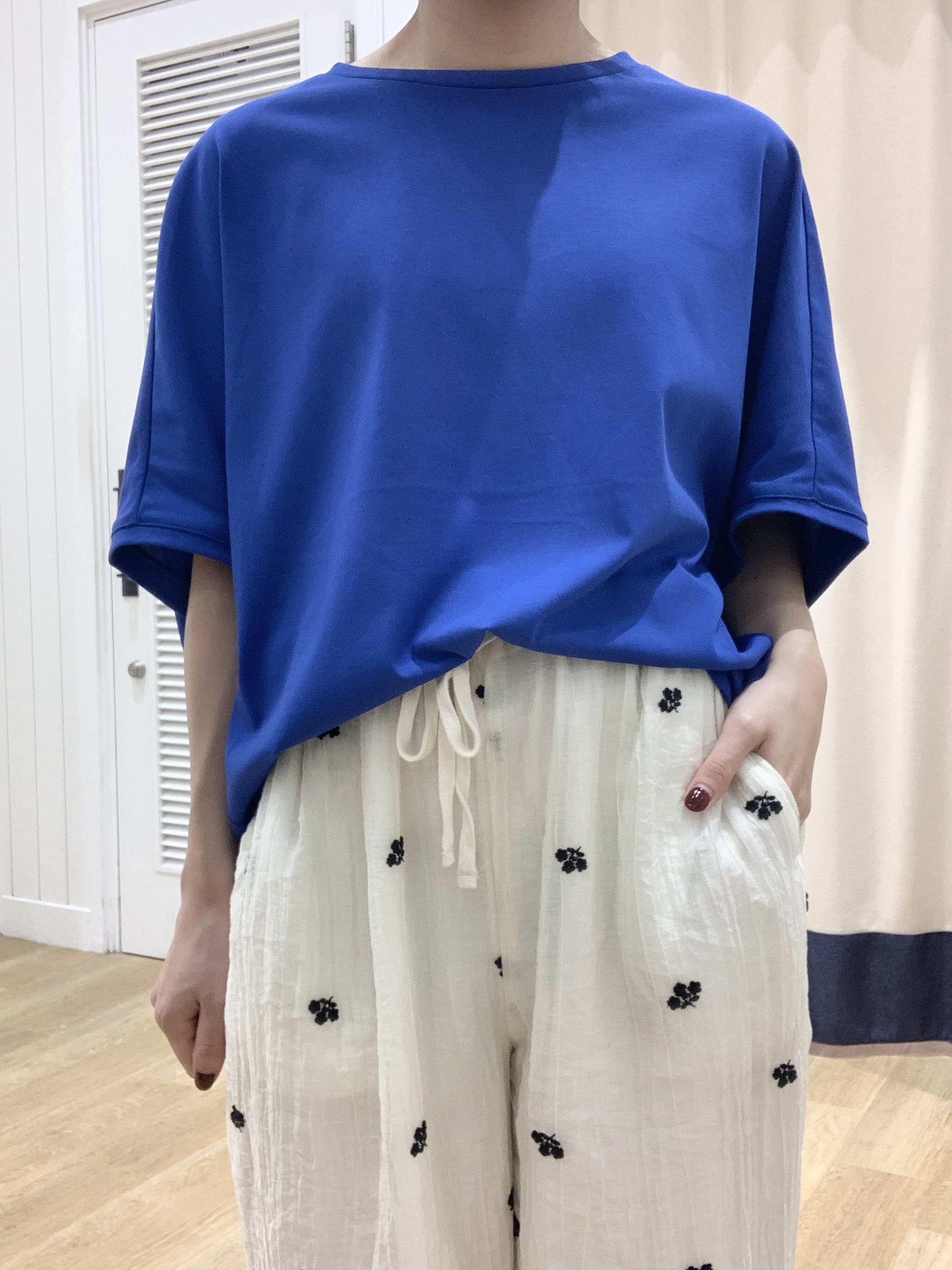 IMARIさんの「Dessin｜【汗シミ防止/UVカット】ドルマンスリーブ プルオーバー」を使ったコーディネート
