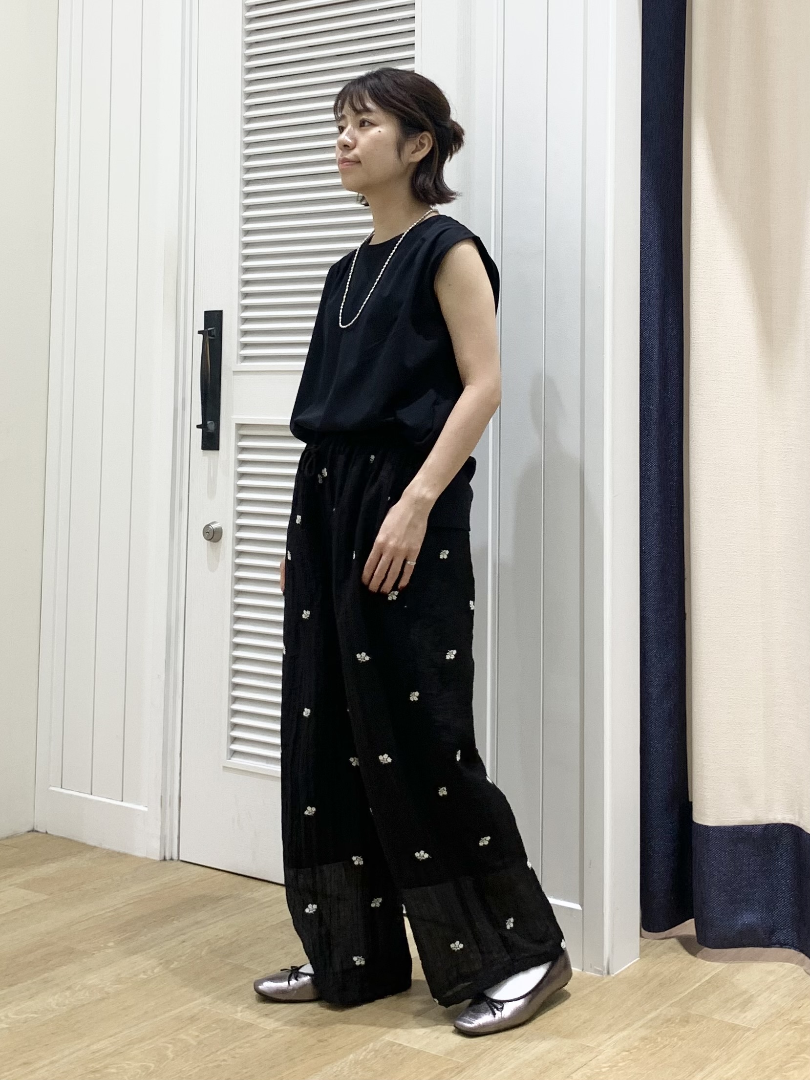 IMARIさんの「Dessin｜【接触冷感/UVカット】美光沢ノースリーブカットソー」を使ったコーディネート
