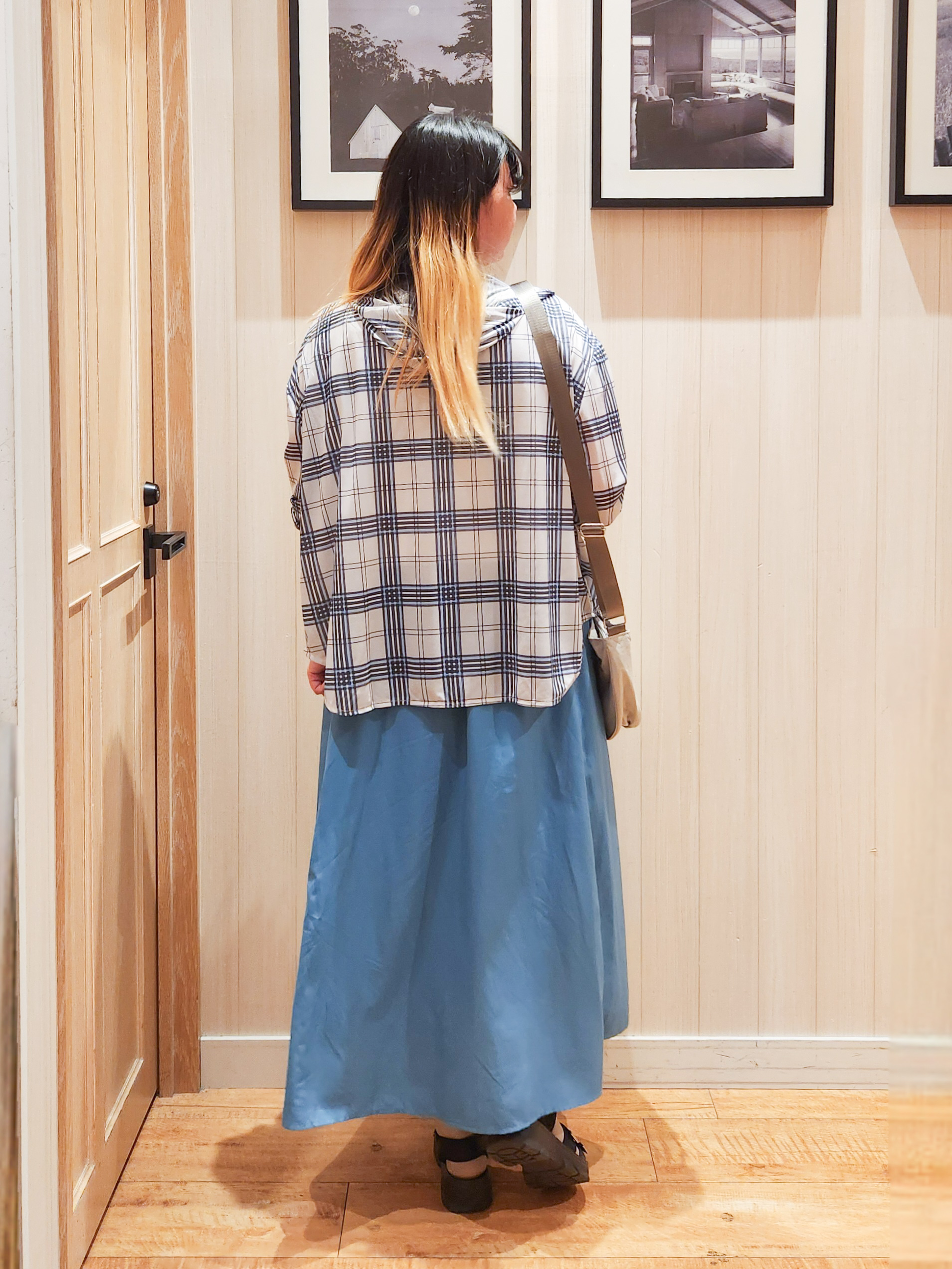 れーやんさんの「SHOO･LA･RUE｜【洗濯機可/体型カバー】程よい透け感の ゆるシア―シャツパーカ」を使ったコーディネート