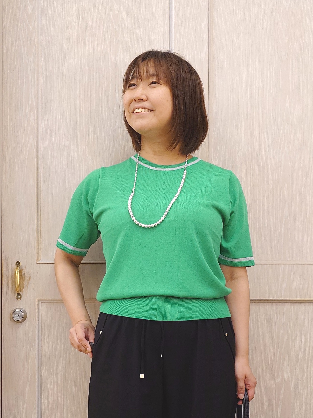 とろろさんの「SHOO･LA･RUE｜【洗濯機可/S-LL】キラッと華やか ラメライン五分袖ニット」を使ったコーディネート