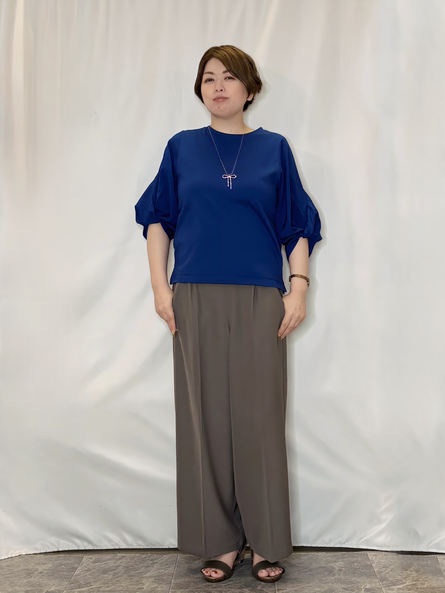 たみさんの「SHOO･LA･RUE｜【S-LL/洗濯機可/二の腕カバー】楽に上品見え ツイストスリーブトップス」を使ったコーディネート