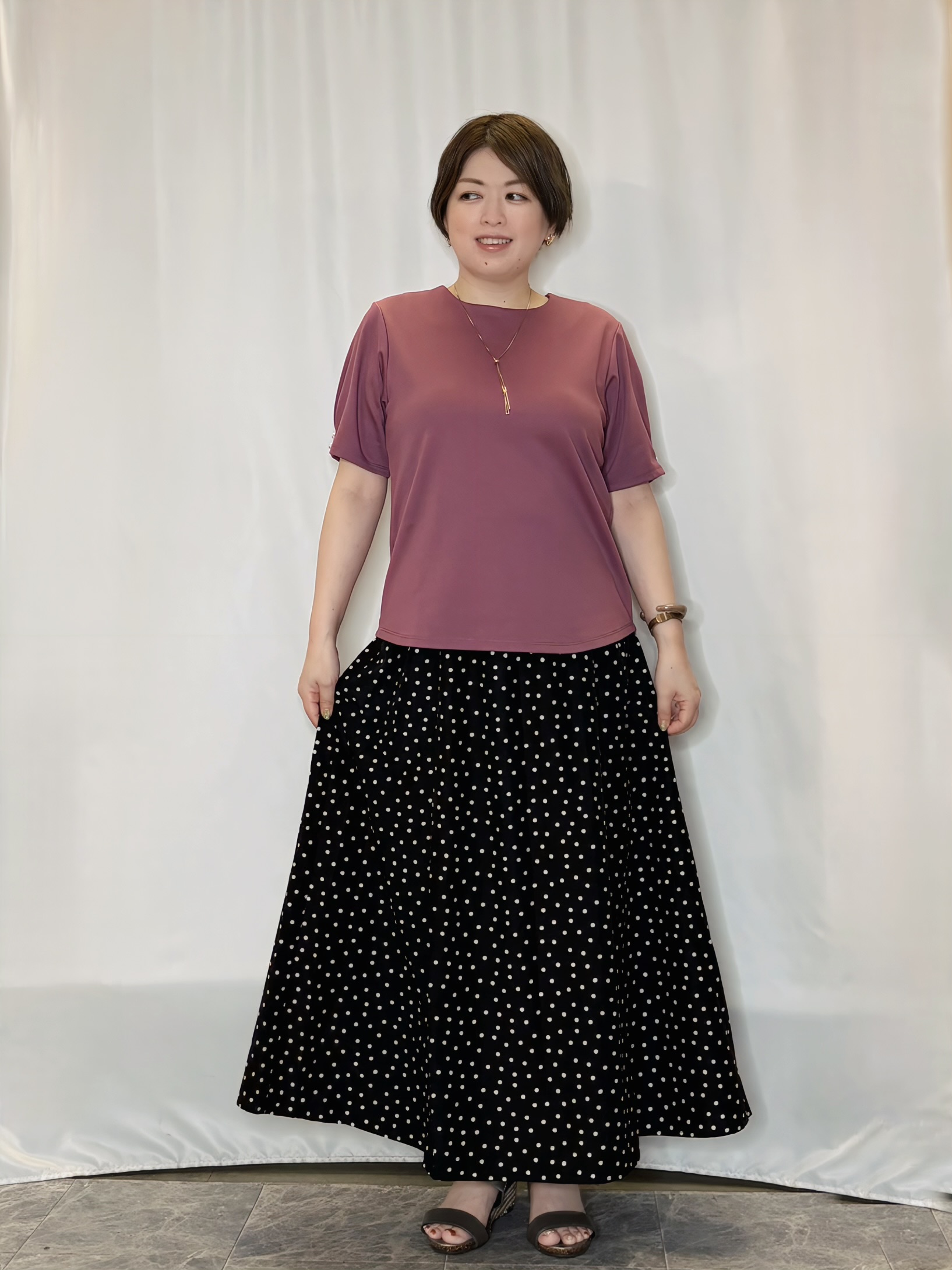 たみさんの「SHOO･LA･RUE｜【2点セット/洗濯機可/S-LL】ネックレス付き お袖パールブラウス」を使ったコーディネート