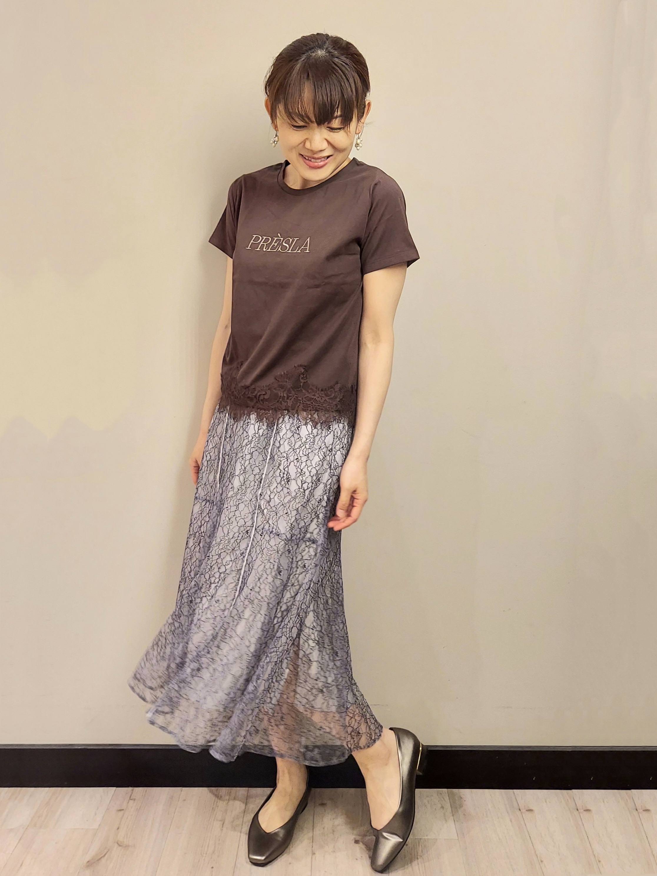 MAKIさんの「index｜【接触冷感／UVケア】裾レースロゴTシャツ《洗濯機OK／S-3L》」を使ったコーディネート