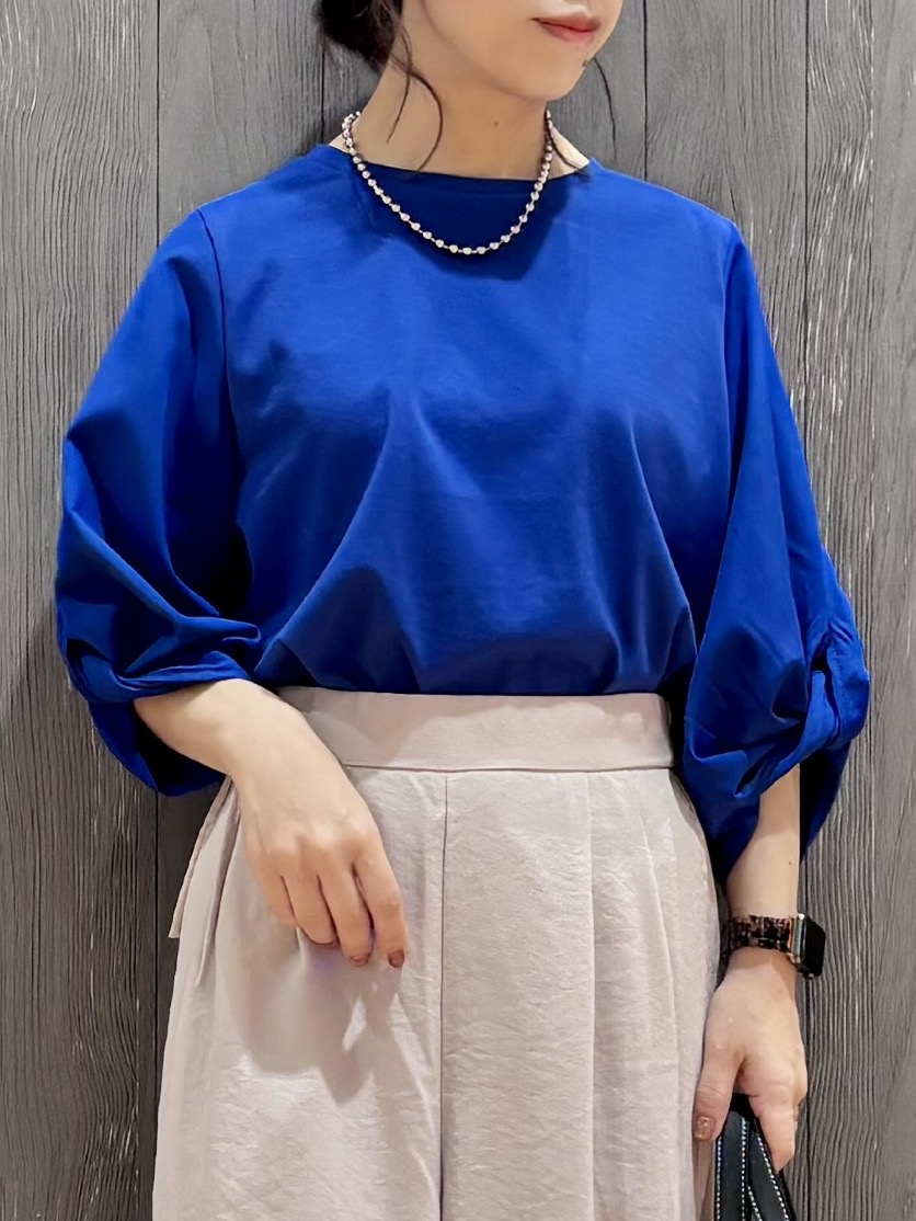meiさんの「SHOO･LA･RUE｜【S-LL/洗濯機可/二の腕カバー】楽に上品見え ツイストスリーブトップス」を使ったコーディネート