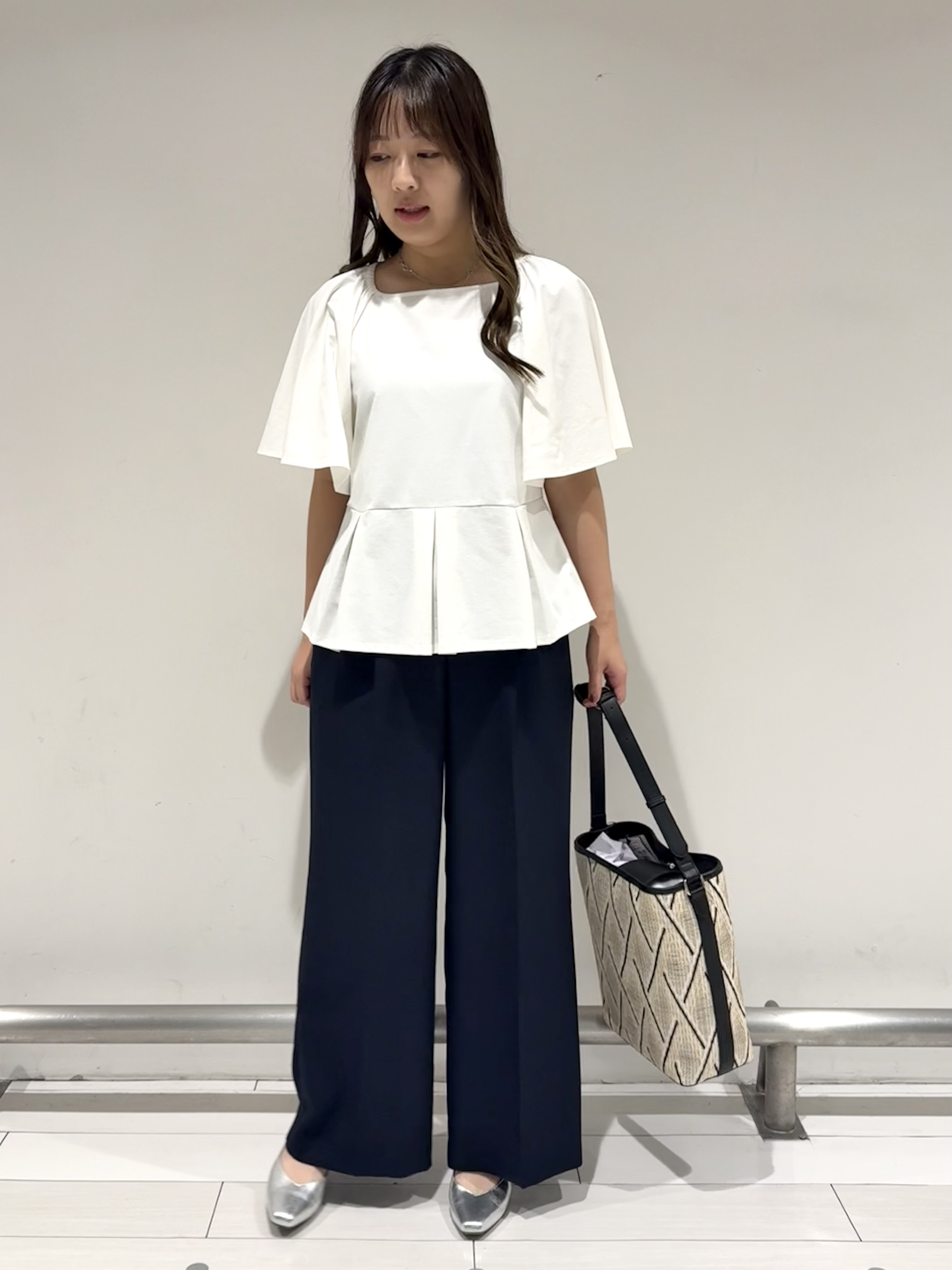 Azusaさんの「Reflect｜【UVカット／接触冷感／吸水速乾】フレアスリーブペプラムカットソー」を使ったコーディネート