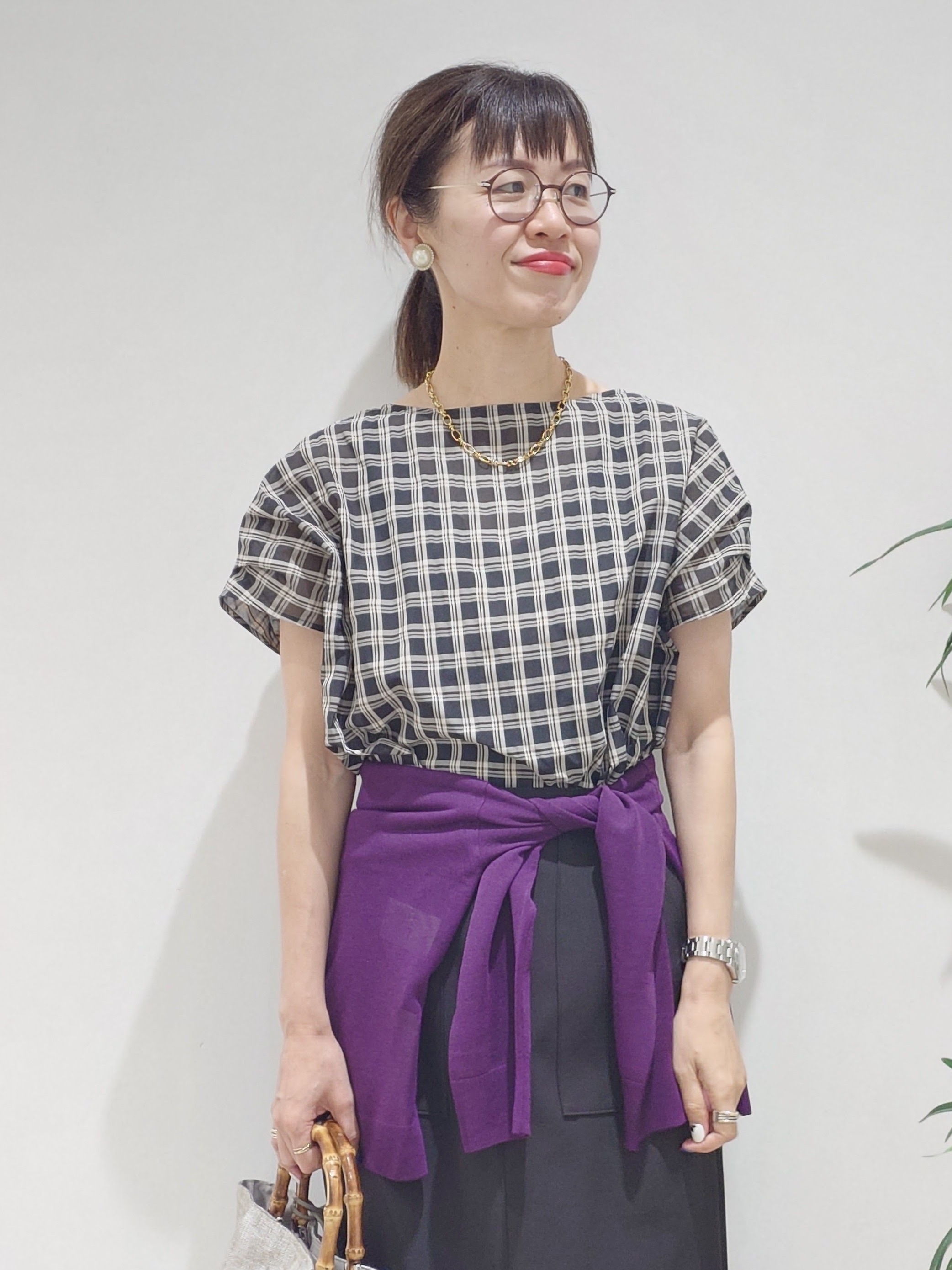 MUTSUKOさんの「UNTITLED｜【秋めきシャツ/体型カバー】シアーチェックブラウス」を使ったコーディネート