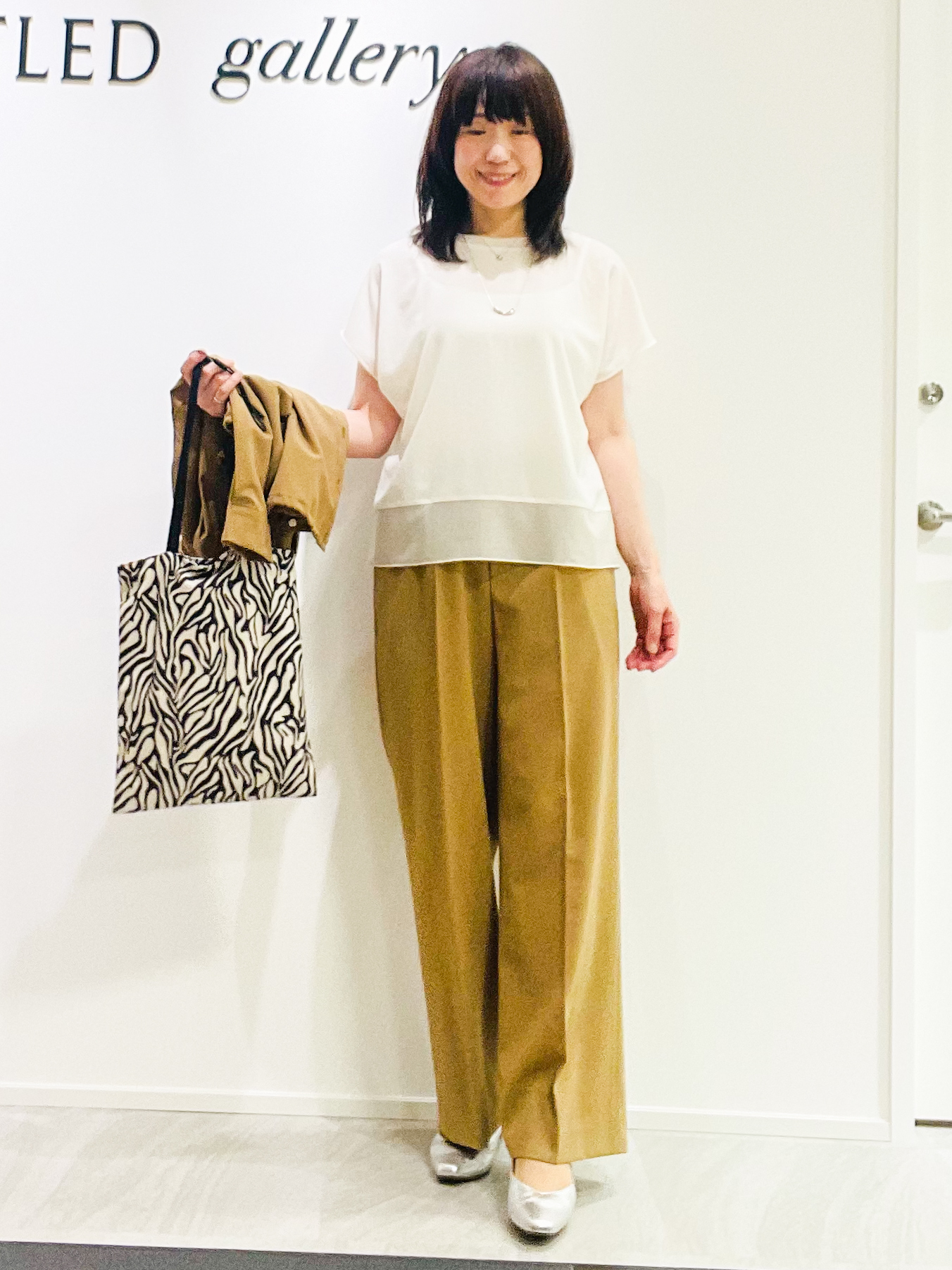 めいさんの「UNTITLED｜【秋羽織り/セットアップ可/UVカット】エアリークールドロストシャツ」を使ったコーディネート