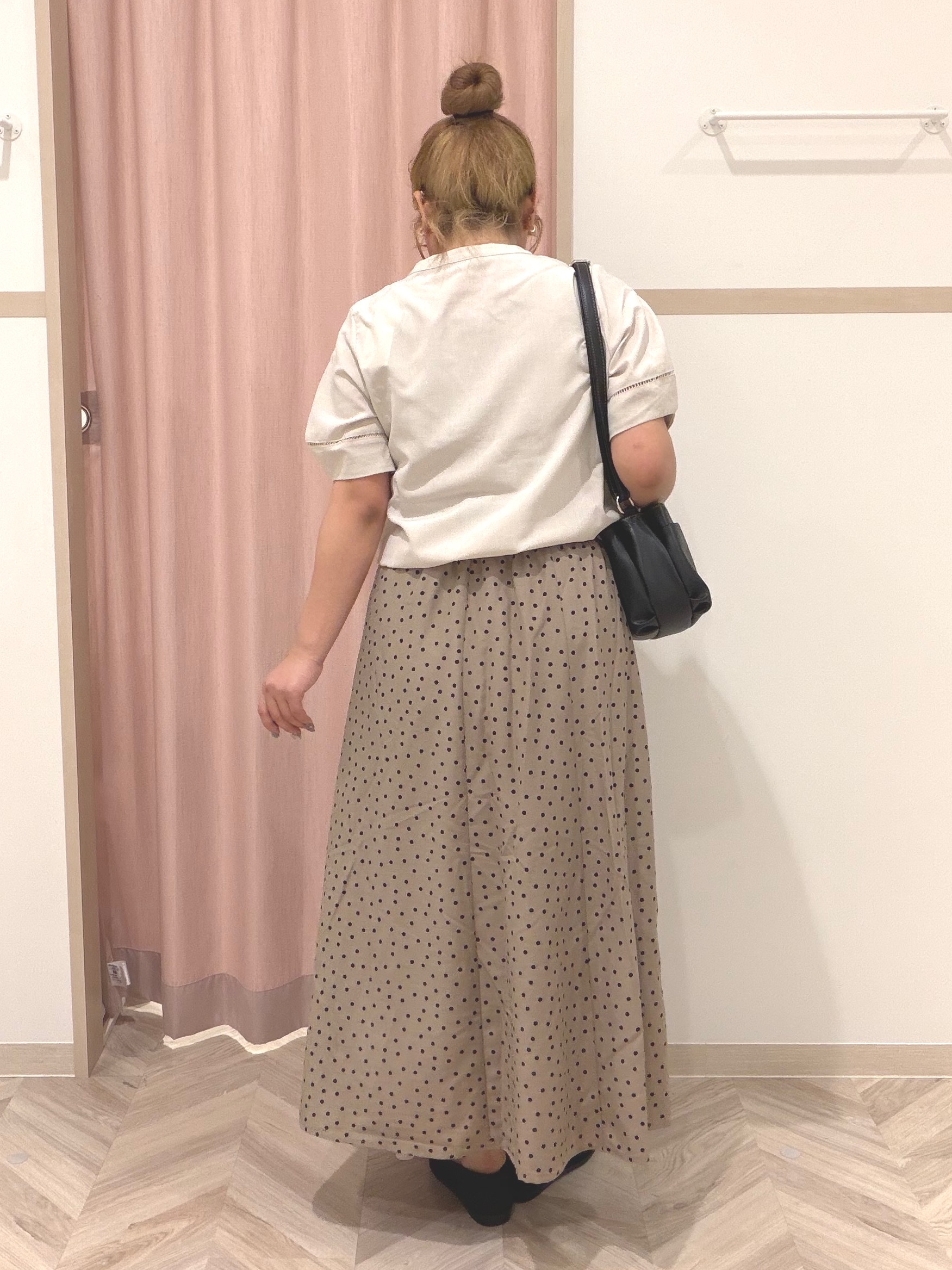 まちゃんなちゃんさんの「SHOO･LA･RUE｜【洗濯後しわになりにくい/インせずきまる】シンプルだけど女性らしい 麻調スキッパーブラウス」を使ったコーディネート