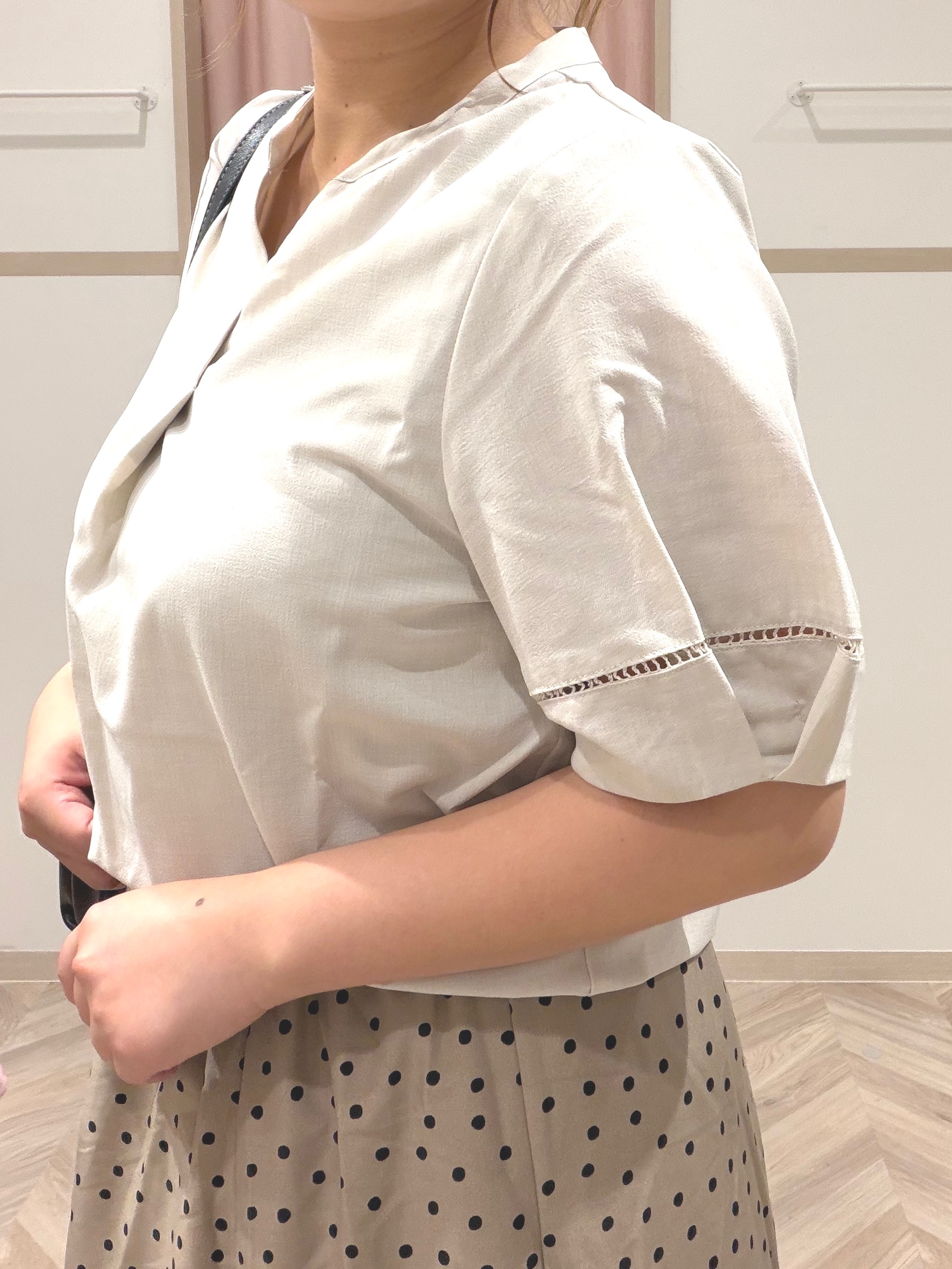 まちゃんなちゃんさんの「SHOO･LA･RUE｜【洗濯後しわになりにくい/インせずきまる】シンプルだけど女性らしい 麻調スキッパーブラウス」を使ったコーディネート