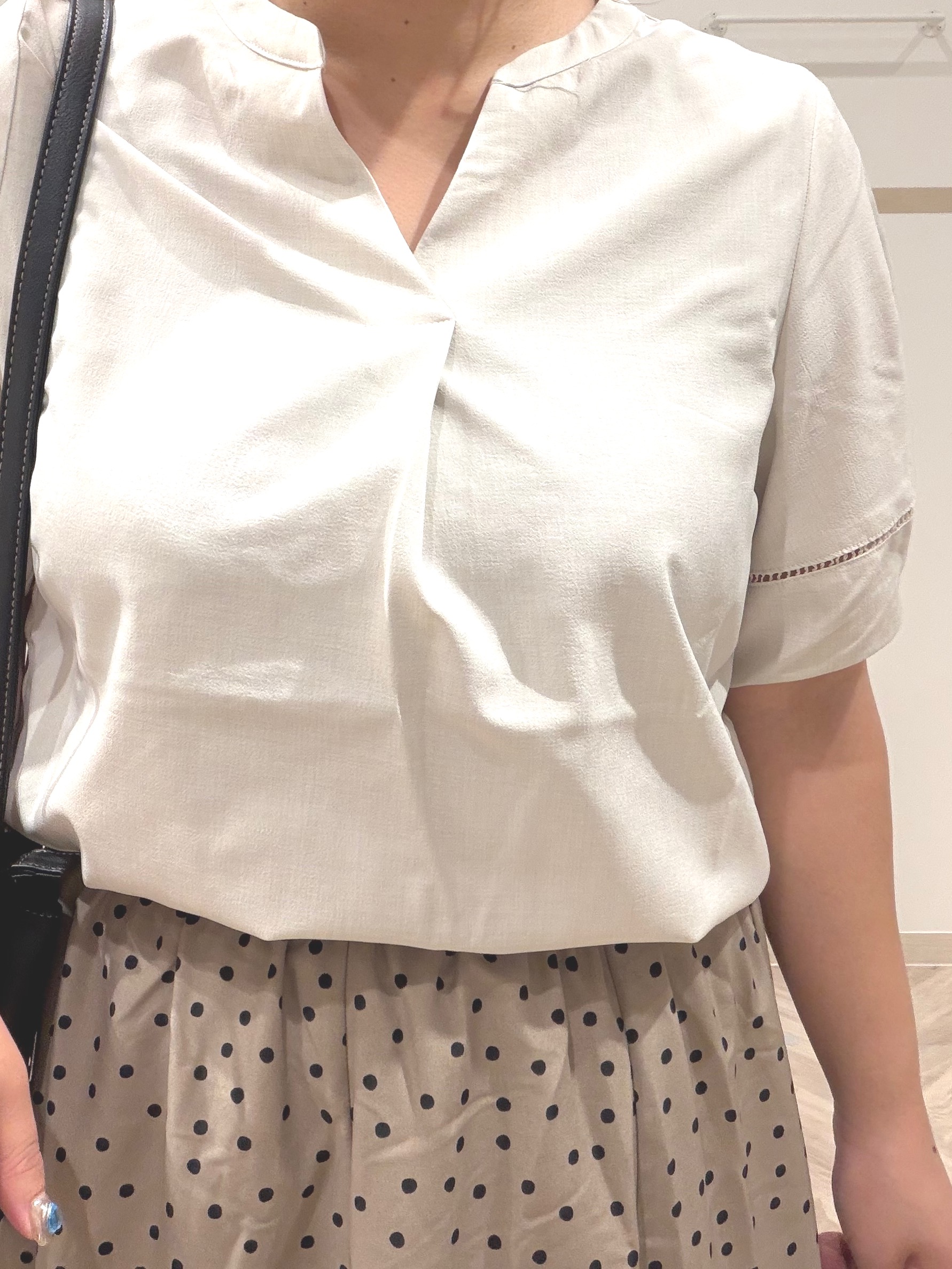 まちゃんなちゃんさんの「SHOO･LA･RUE｜【洗濯後しわになりにくい/インせずきまる】シンプルだけど女性らしい 麻調スキッパーブラウス」を使ったコーディネート