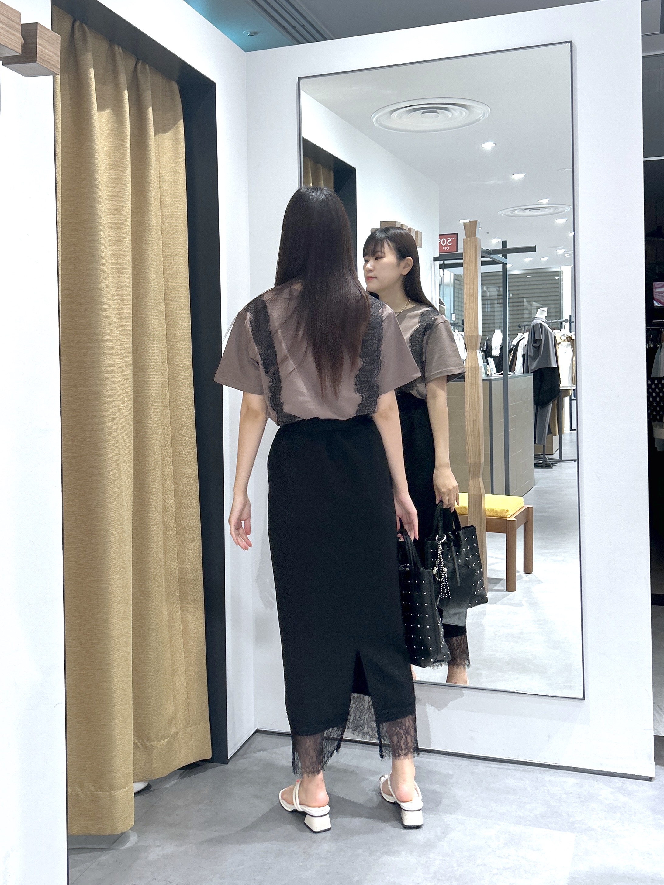 Renoさんの「INDIVI｜レースステッチドTシャツ」を使ったコーディネート