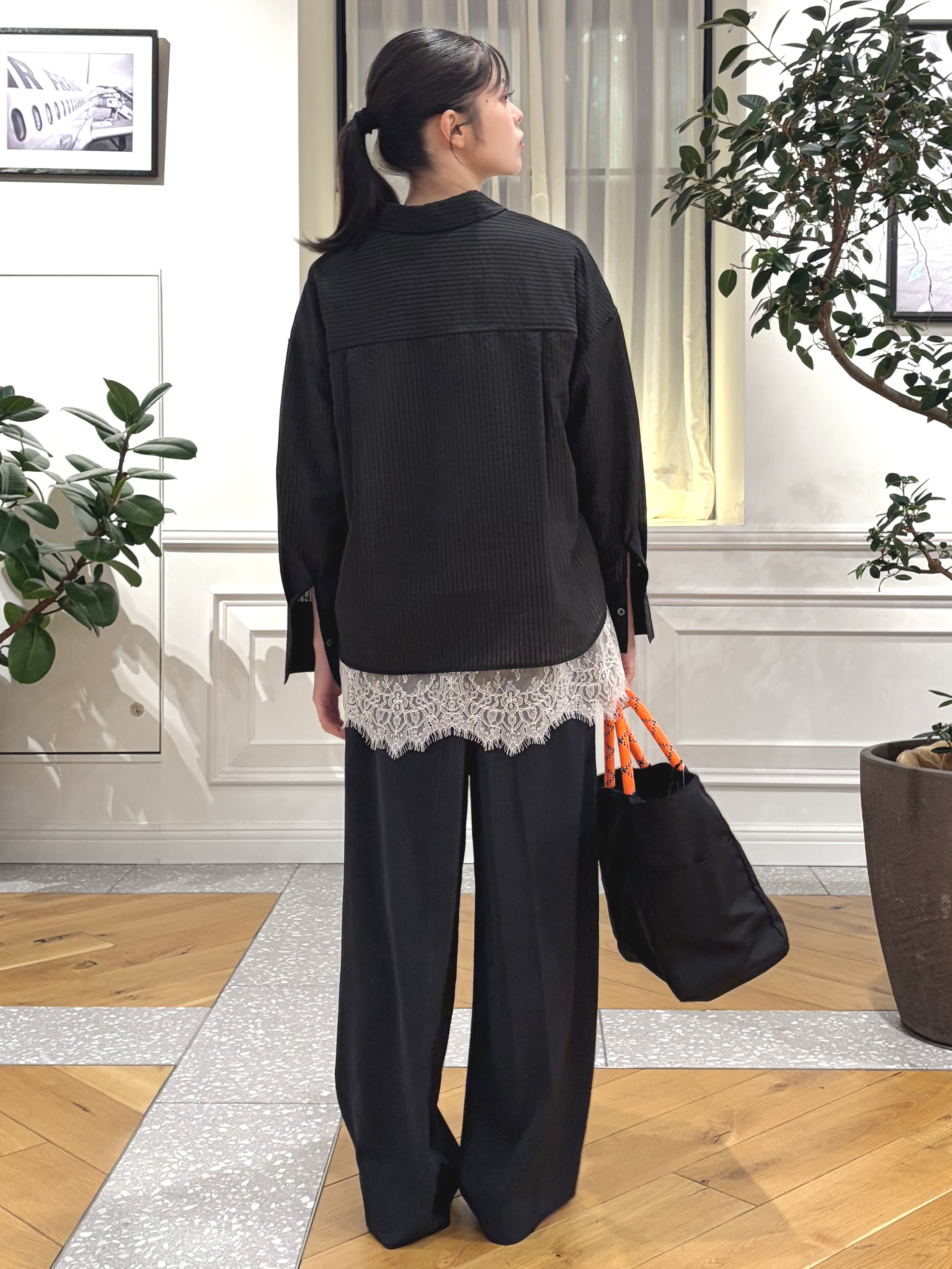 pupiさんの「DRESSTERIOR｜シアーストライプクロップドシャツ」を使ったコーディネート