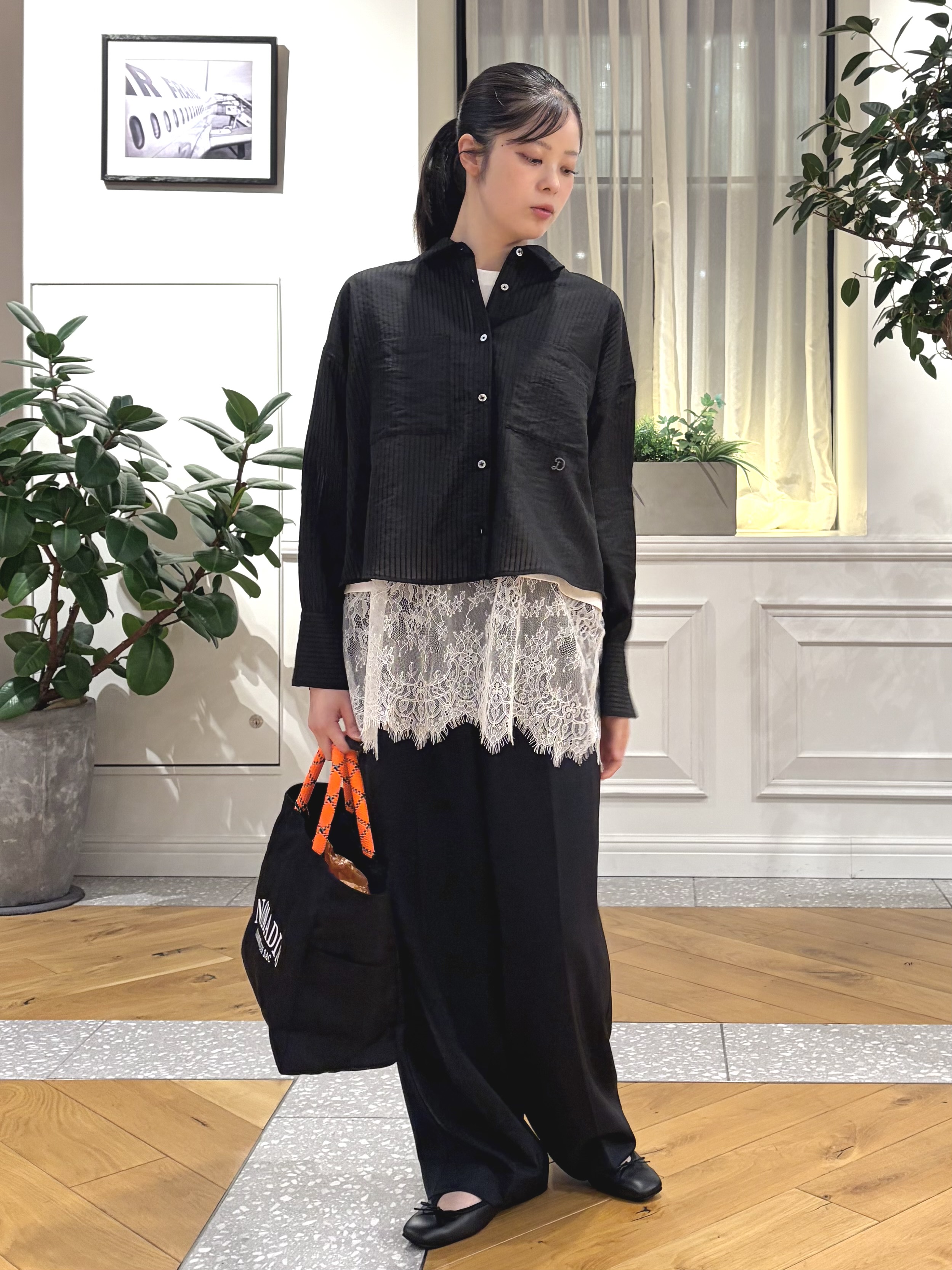 pupiさんの「DRESSTERIOR｜シアーストライプクロップドシャツ」を使ったコーディネート