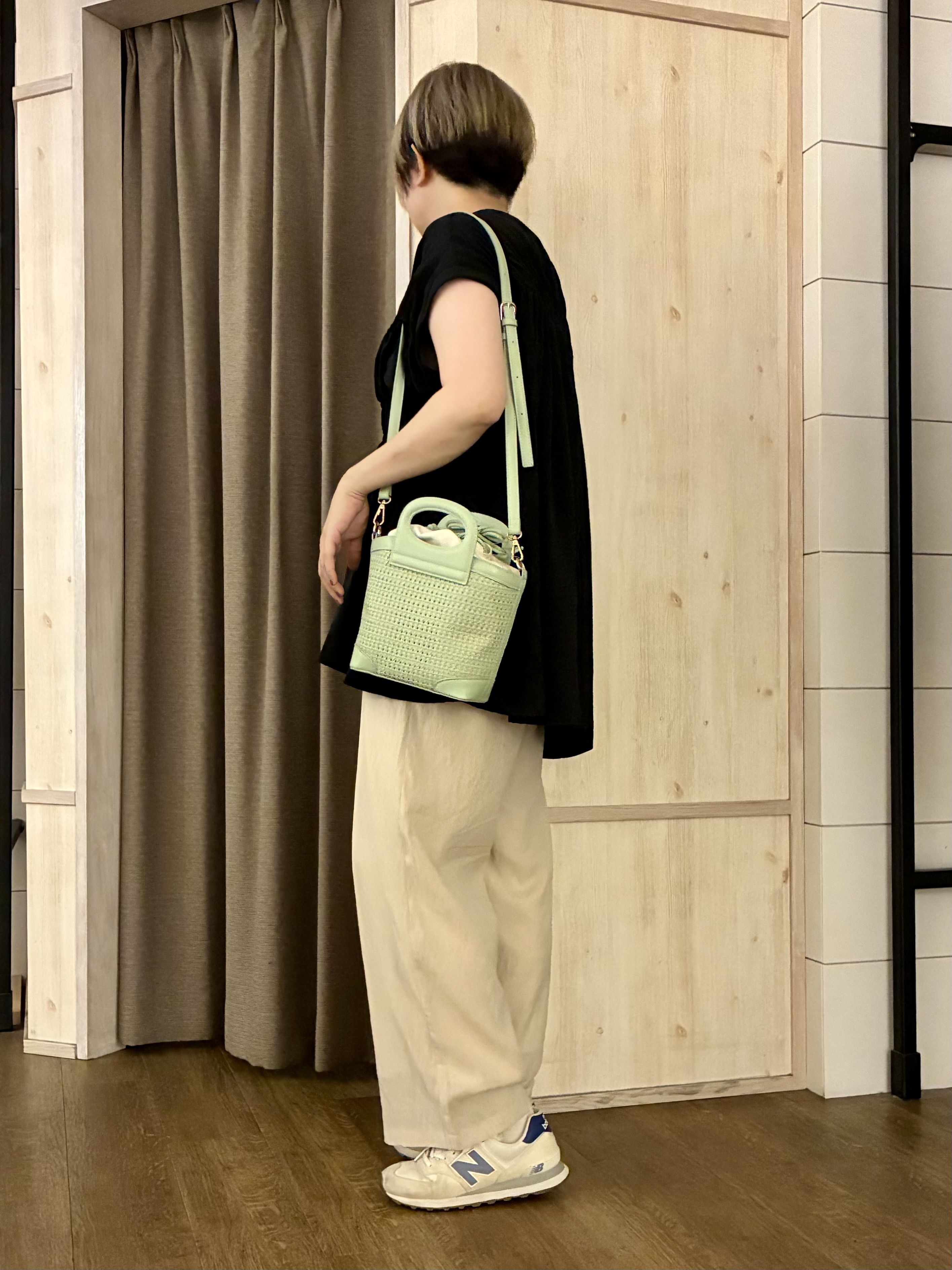aiさんの「THE SHOP TK｜【体型カバー/防しわ/UV】さらさらシャーリングブラウス」を使ったコーディネート