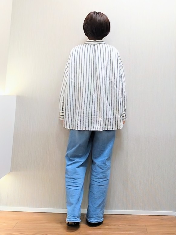 ミズタさんの「UNTITLED｜【秋映え/羽織り】ストライプシャツ」を使ったコーディネート