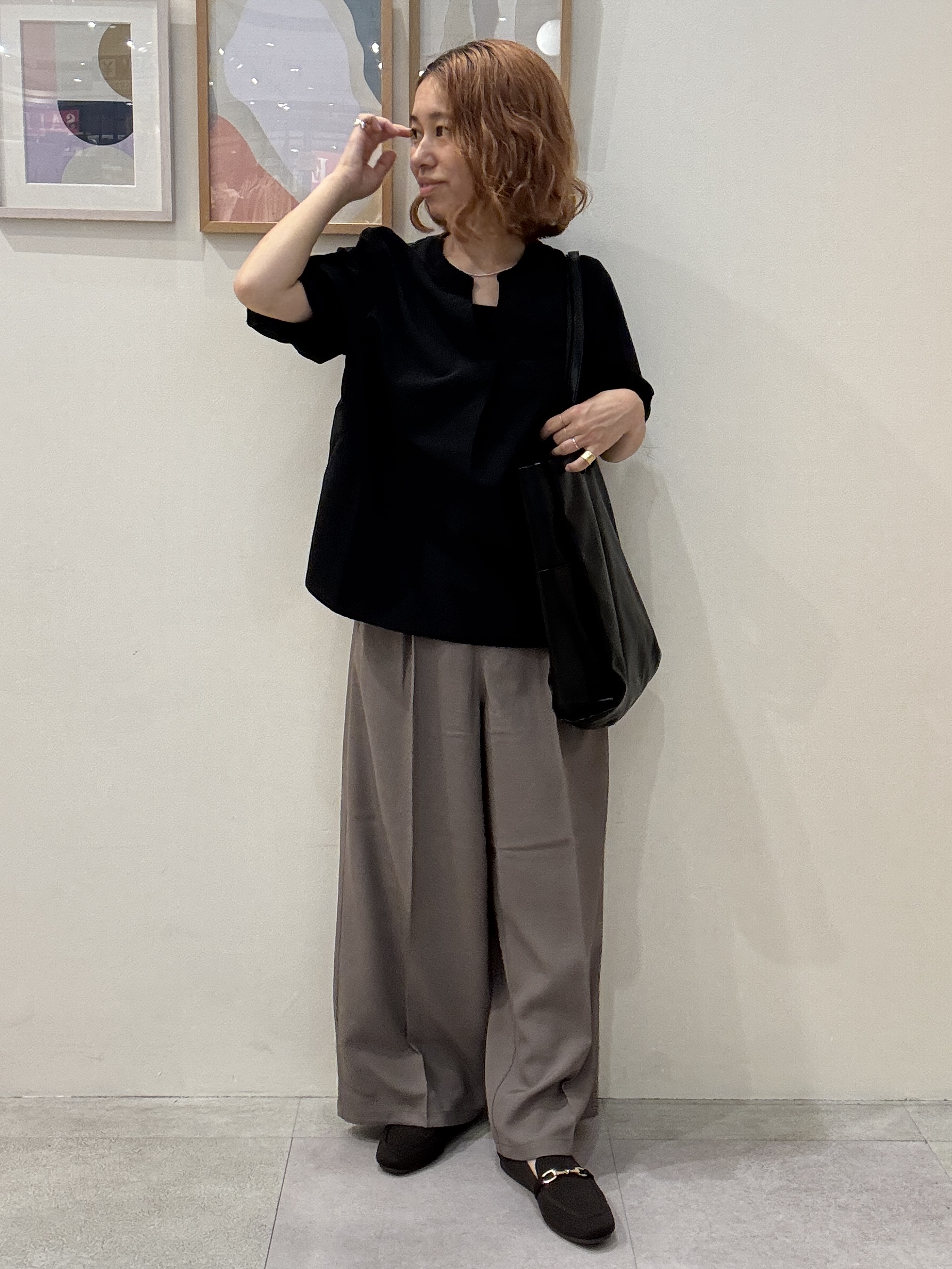 たけぴさんの「SHOO･LA･RUE｜【洗濯後しわになりにくい/インせずきまる】シンプルだけど女性らしい 麻調スキッパーブラウス」を使ったコーディネート