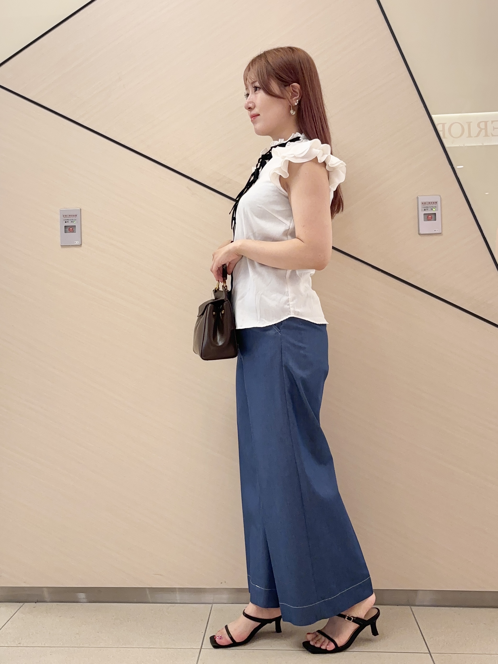 Rinaさんの「DRESSTERIOR｜【otonaMUSE5月号掲載】スキニーベルトサンダル」を使ったコーディネート