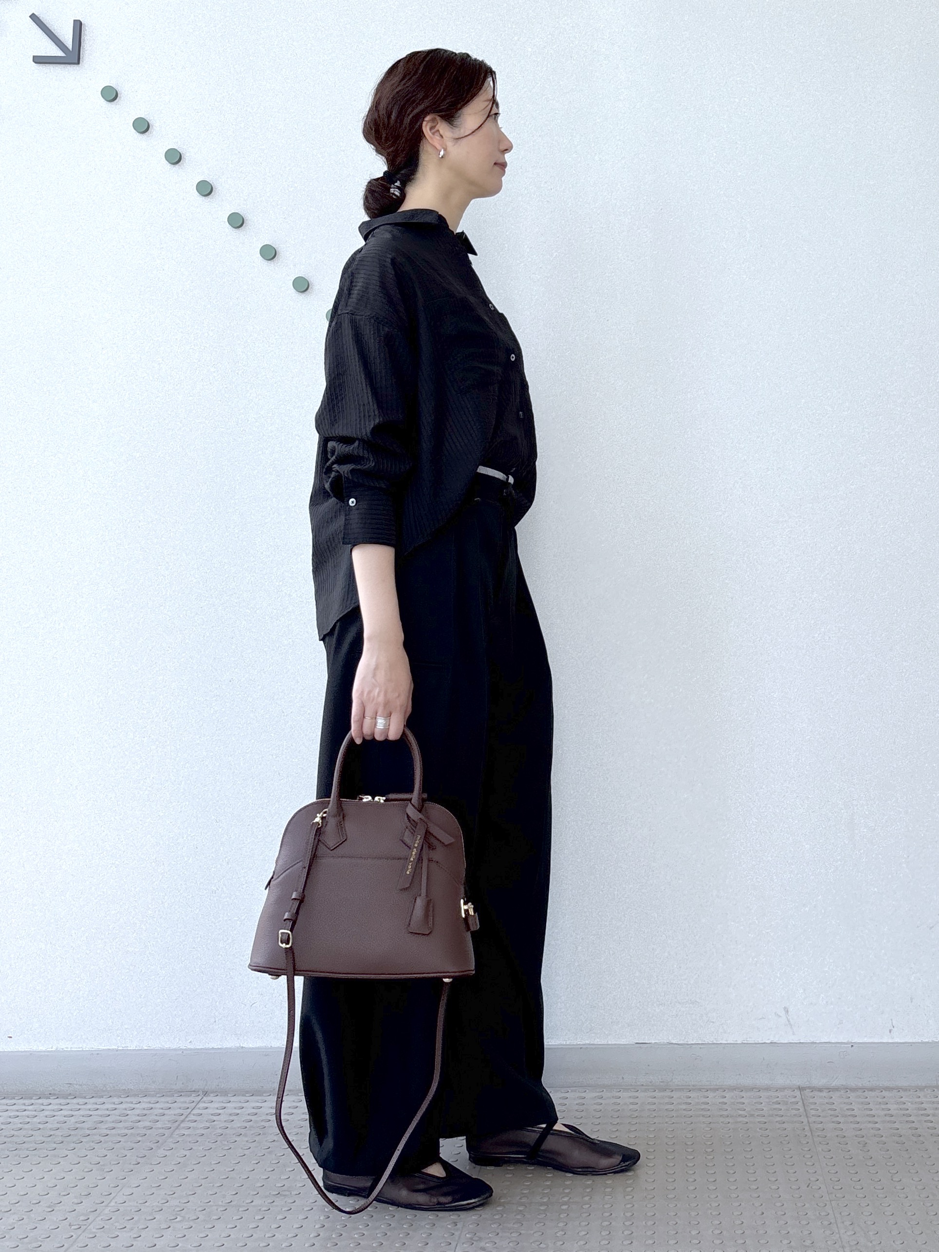 saitoさんの「DRESSTERIOR｜シアーストライプクロップドシャツ」を使ったコーディネート