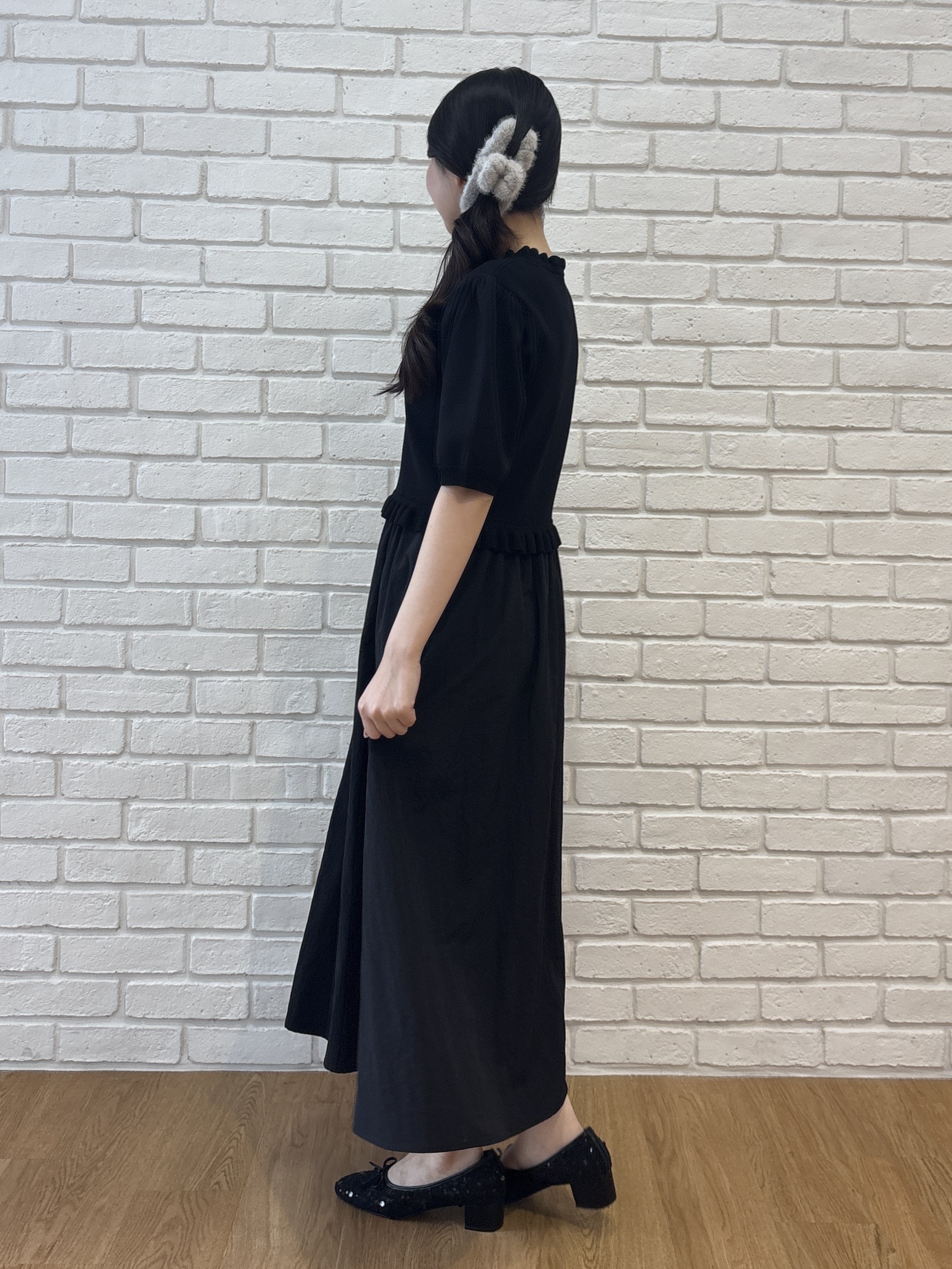 AOIさんの「Couture brooch｜【ほんのり甘い】フリルニット ドッキングワンピース【洗濯機可】」を使ったコーディネート