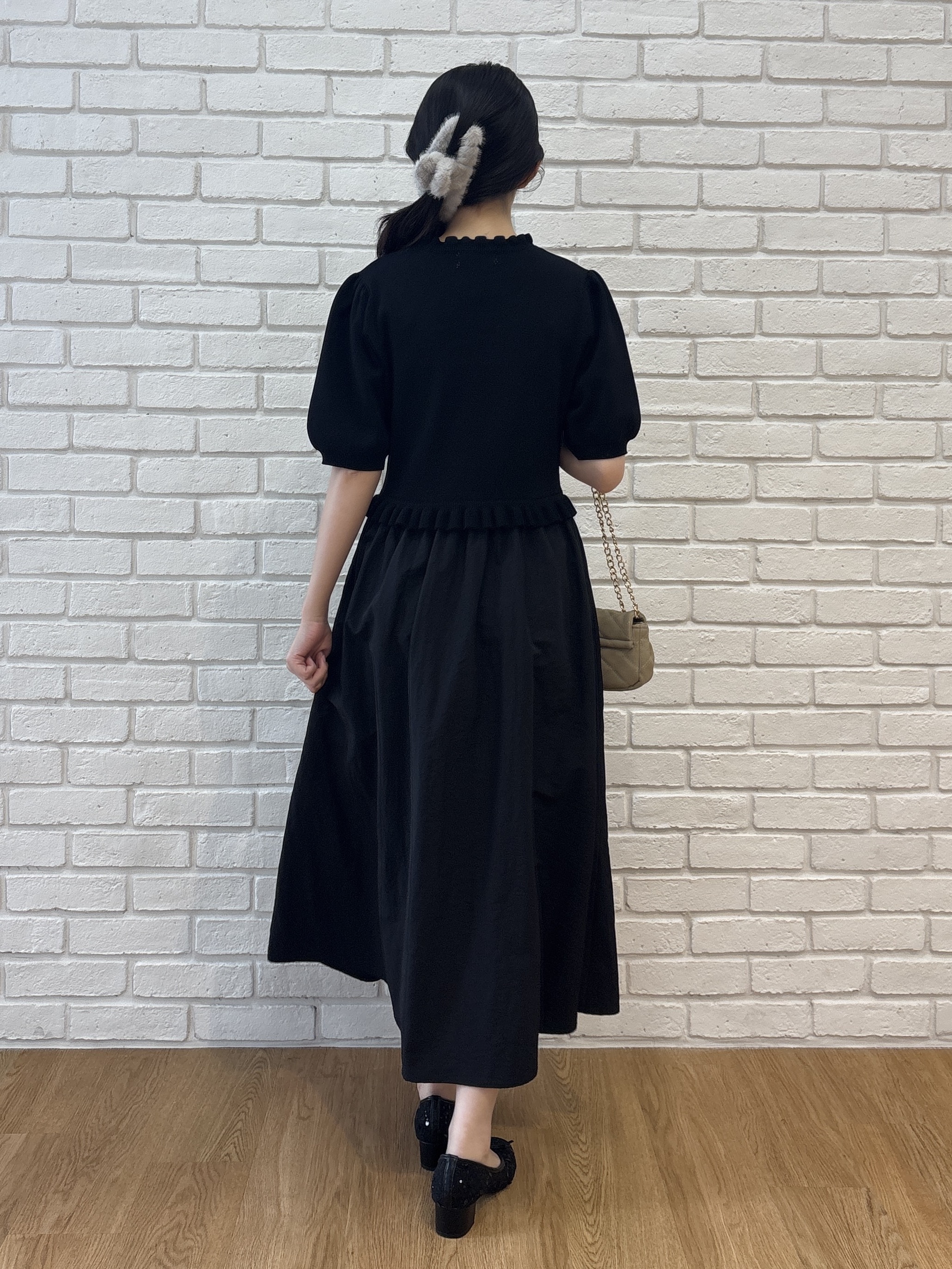AOIさんの「Couture brooch｜【ほんのり甘い】フリルニット ドッキングワンピース【洗濯機可】」を使ったコーディネート
