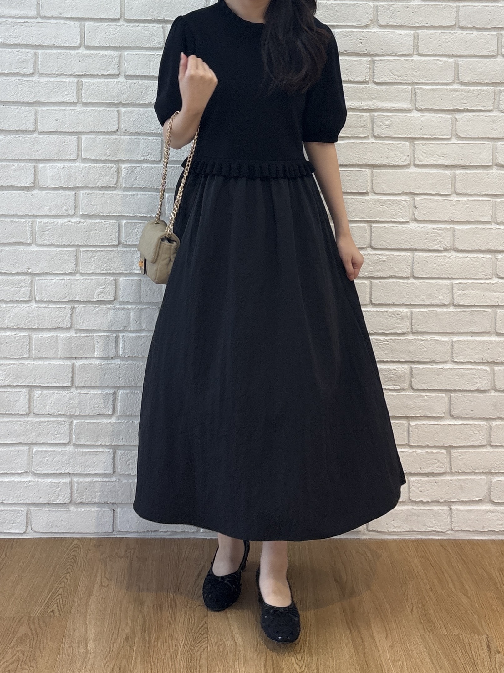 AOIさんの「Couture brooch｜【ほんのり甘い】フリルニット ドッキングワンピース【洗濯機可】」を使ったコーディネート