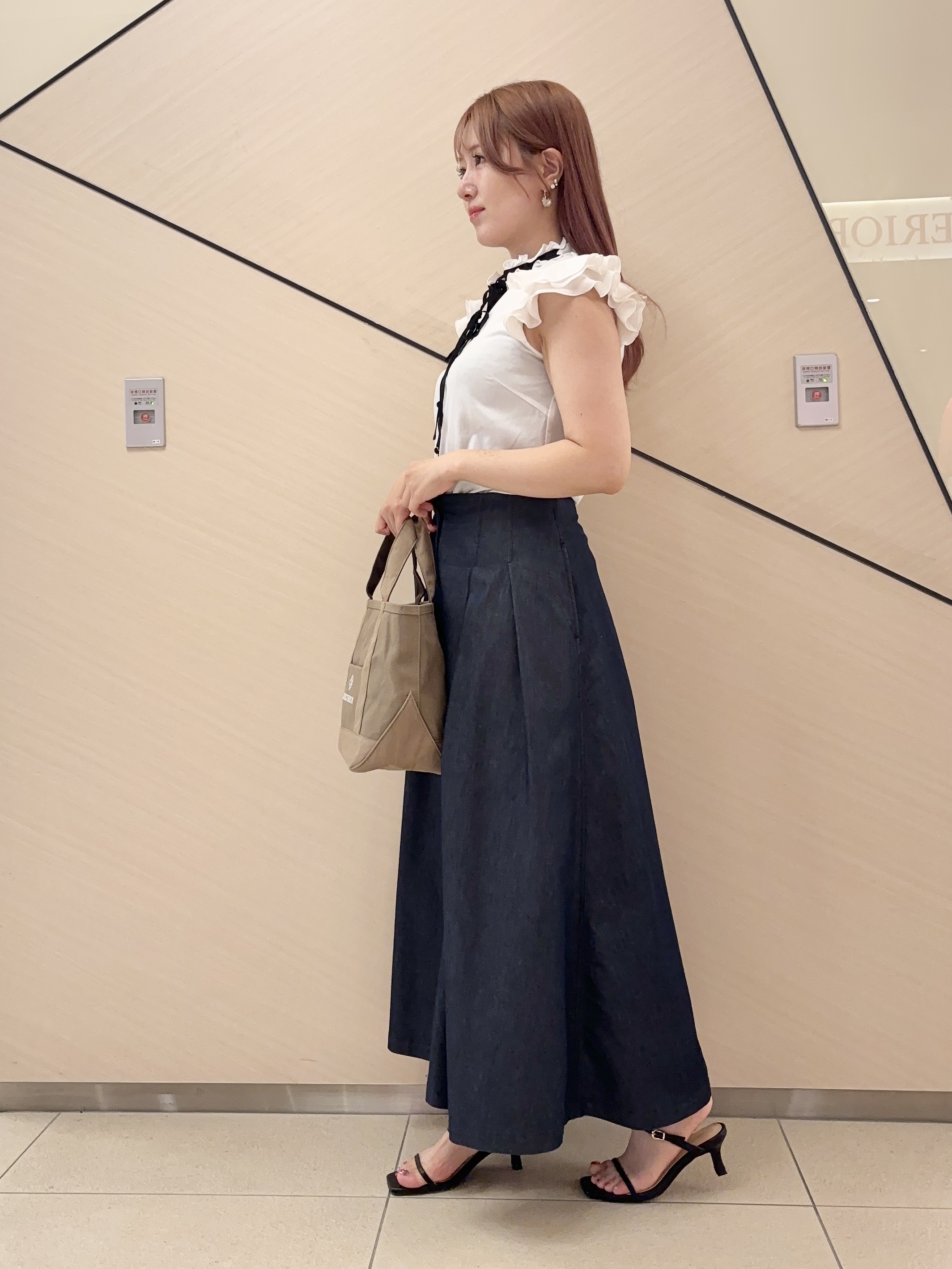 Rinaさんの「DRESSTERIOR｜【otonaMUSE5月号掲載】スキニーベルトサンダル」を使ったコーディネート