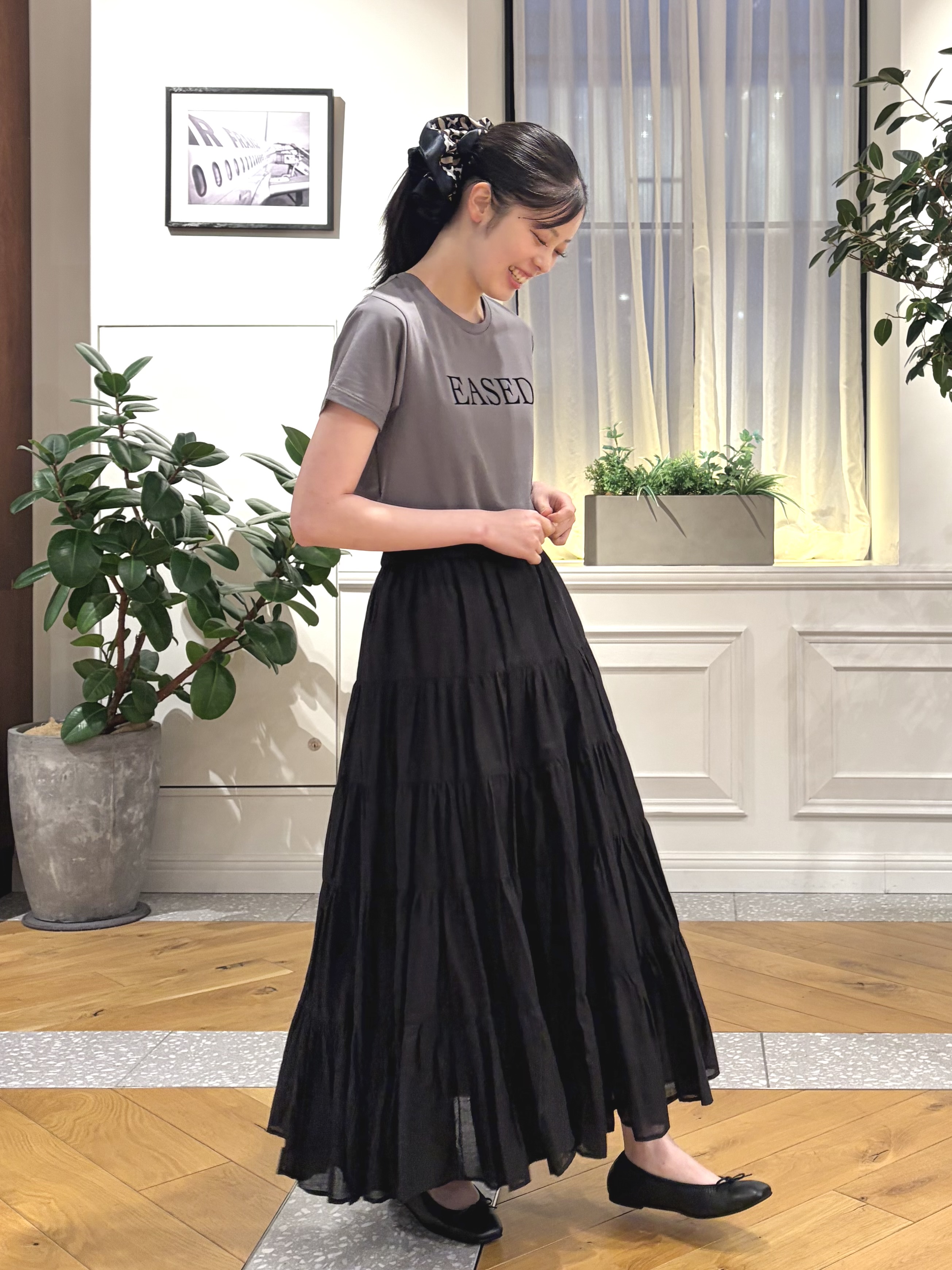 pupiさんの「DRESSTERIOR｜【立体ロゴ】フロッキーロゴプリントTシャツ」を使ったコーディネート