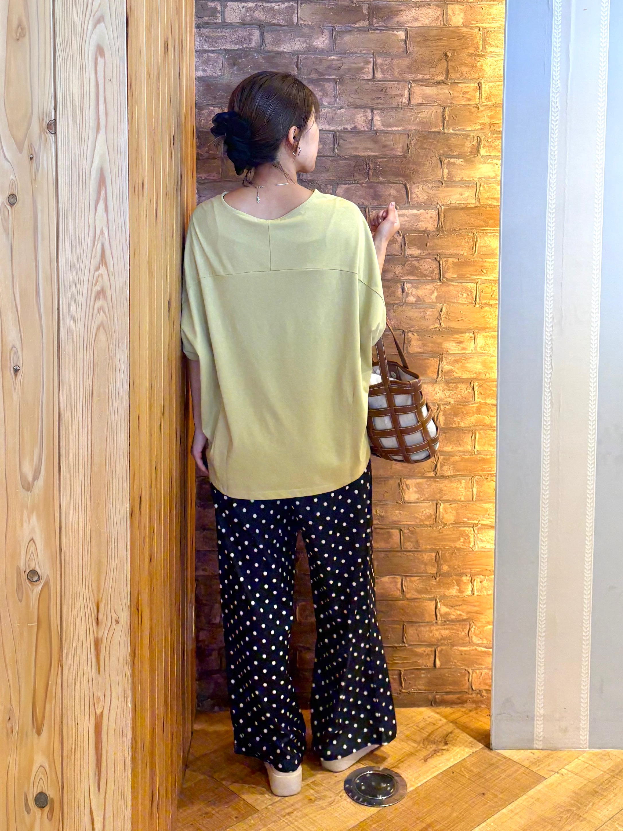 mieさんの「SHOO･LA･RUE｜【洗濯機可/体型カバー】インせず着られる 上品見えのドルマントップス」を使ったコーディネート