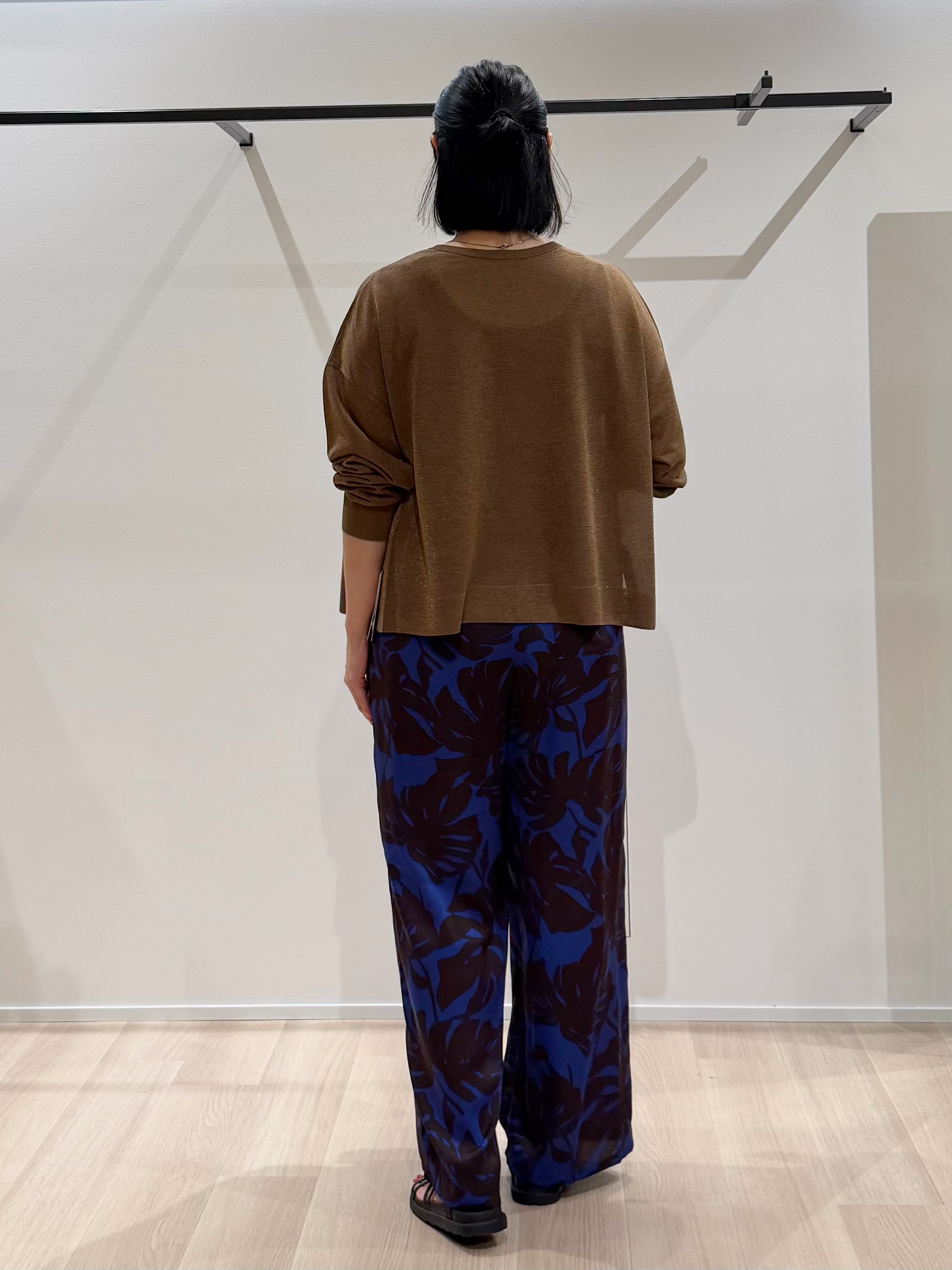 TOMOMIさんの「UNTITLED｜【アンサンブル可/秋羽織り/シアー】前後2WAYカーディガン」を使ったコーディネート