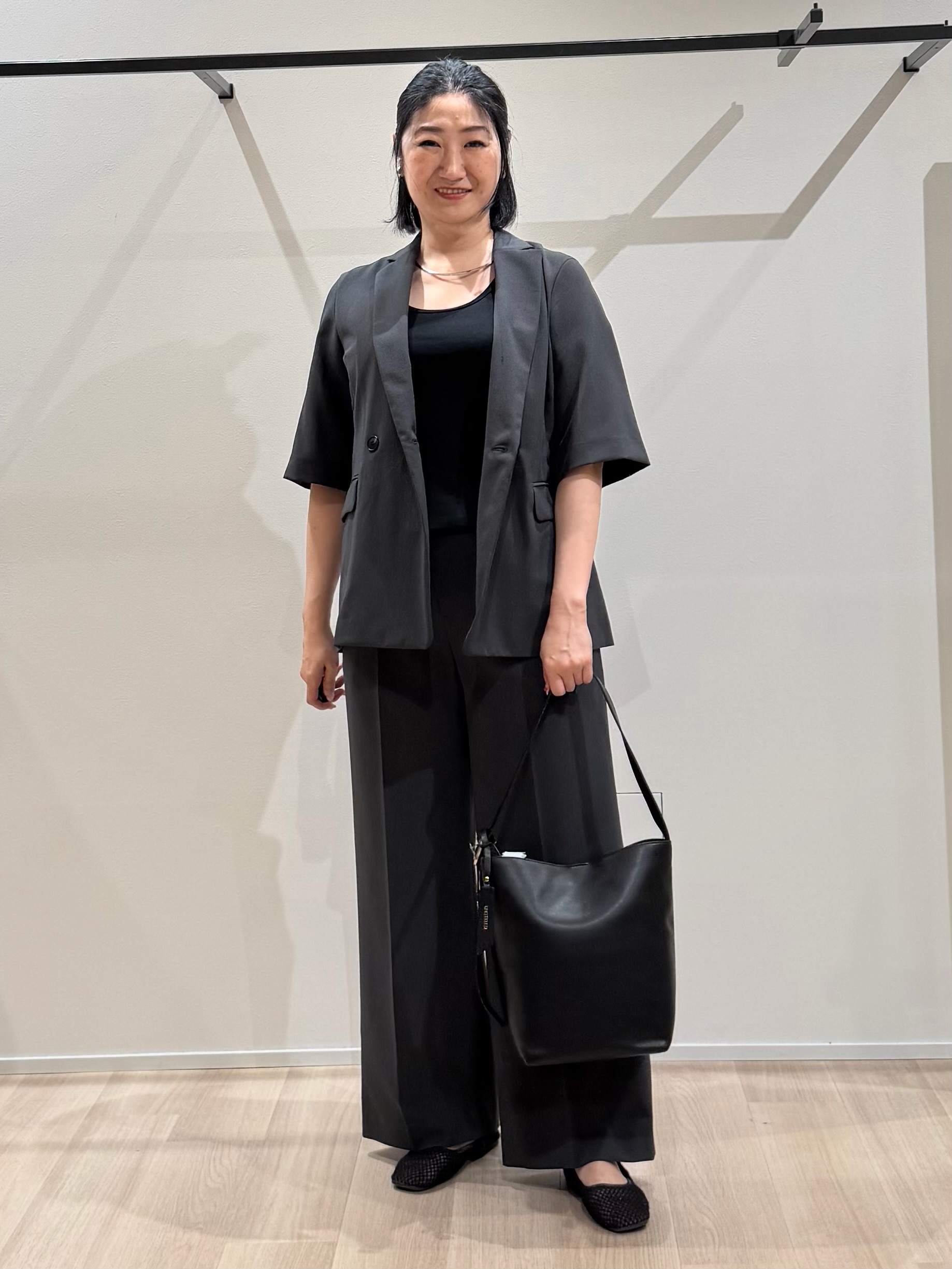 TOMOMIさんの「UNTITLED｜【秋の通勤羽織/セットアップ可/UVカット】エアリークール半袖ジャケット」を使ったコーディネート