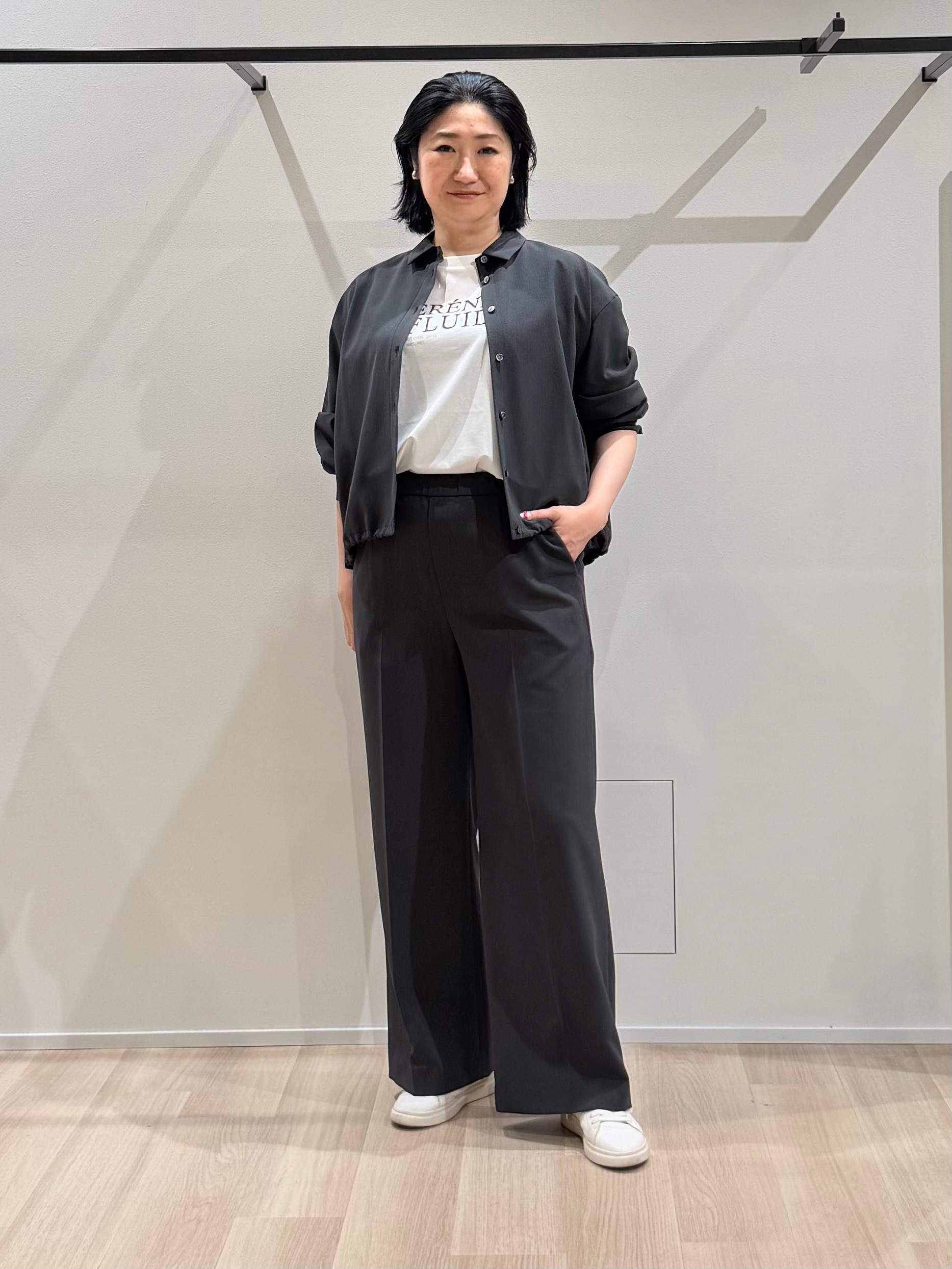 TOMOMIさんの「UNTITLED｜【秋の通勤羽織/セットアップ可/UVカット】エアリークール半袖ジャケット」を使ったコーディネート