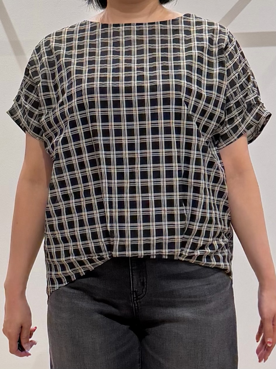 TOMOMIさんの「UNTITLED｜【秋めきシャツ/体型カバー】シアーチェックブラウス」を使ったコーディネート