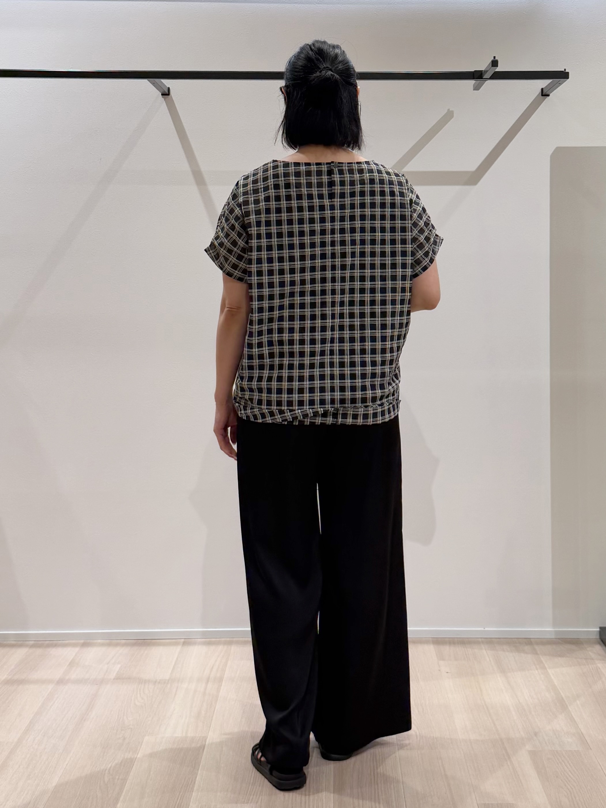 TOMOMIさんの「UNTITLED｜【秋めきシャツ/体型カバー】シアーチェックブラウス」を使ったコーディネート