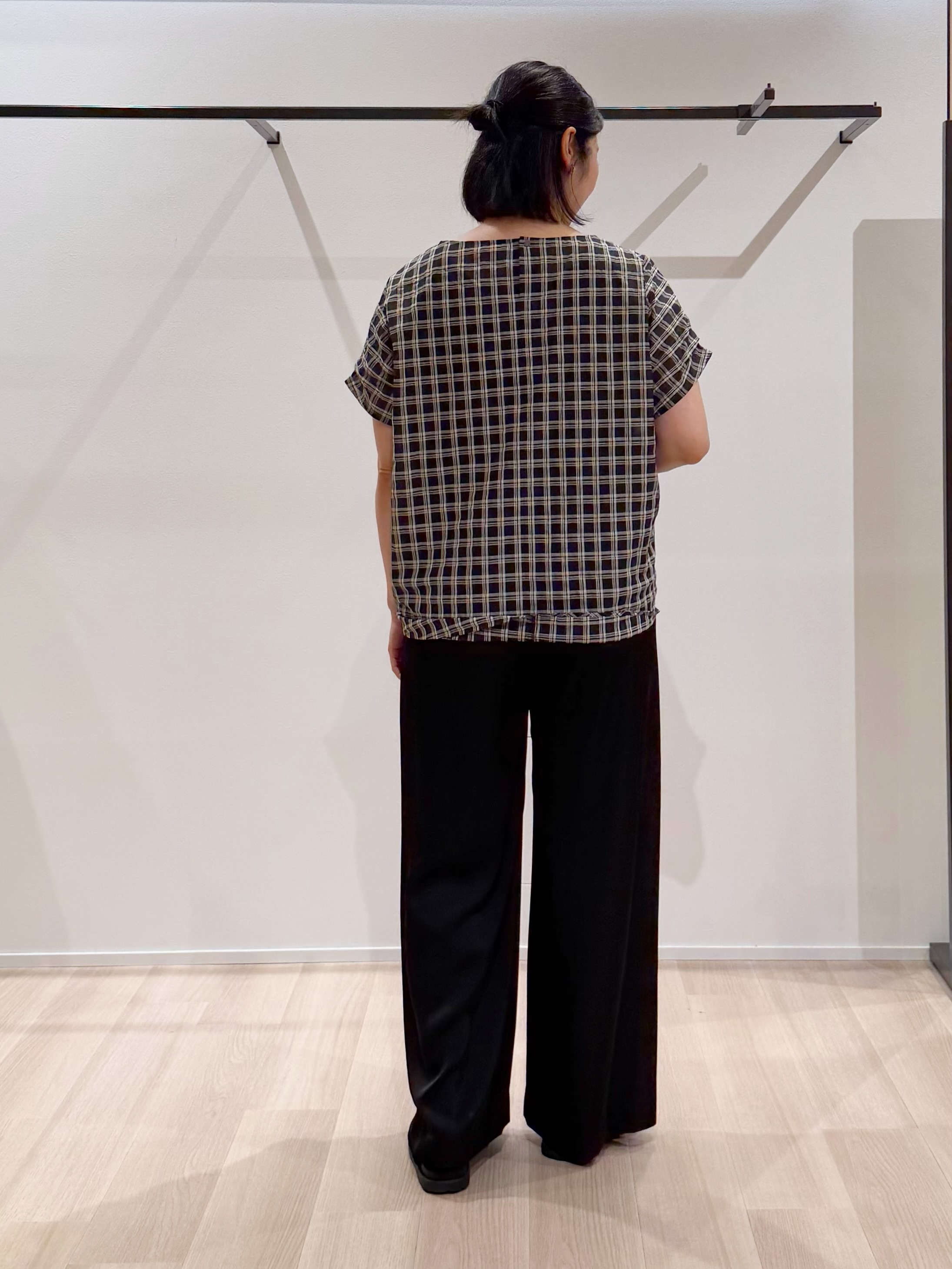 TOMOMIさんの「UNTITLED｜【秋めきシャツ/体型カバー】シアーチェックブラウス」を使ったコーディネート